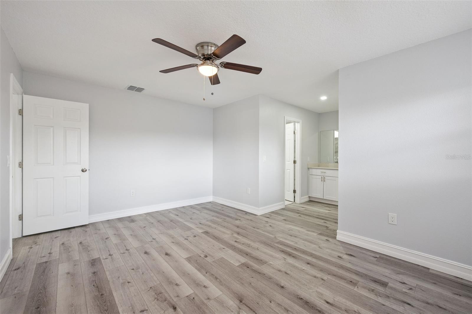 Image 10 of 27 For 6602 Henrich Drive