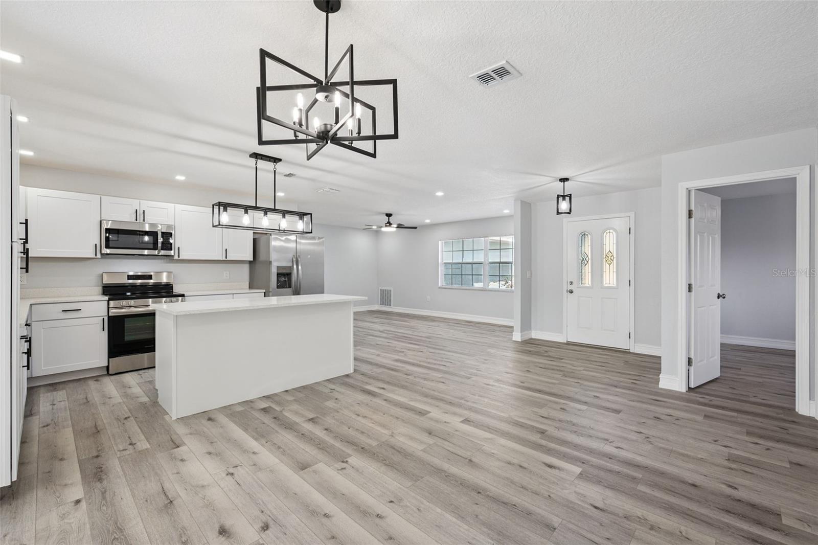 Image 5 of 27 For 6602 Henrich Drive