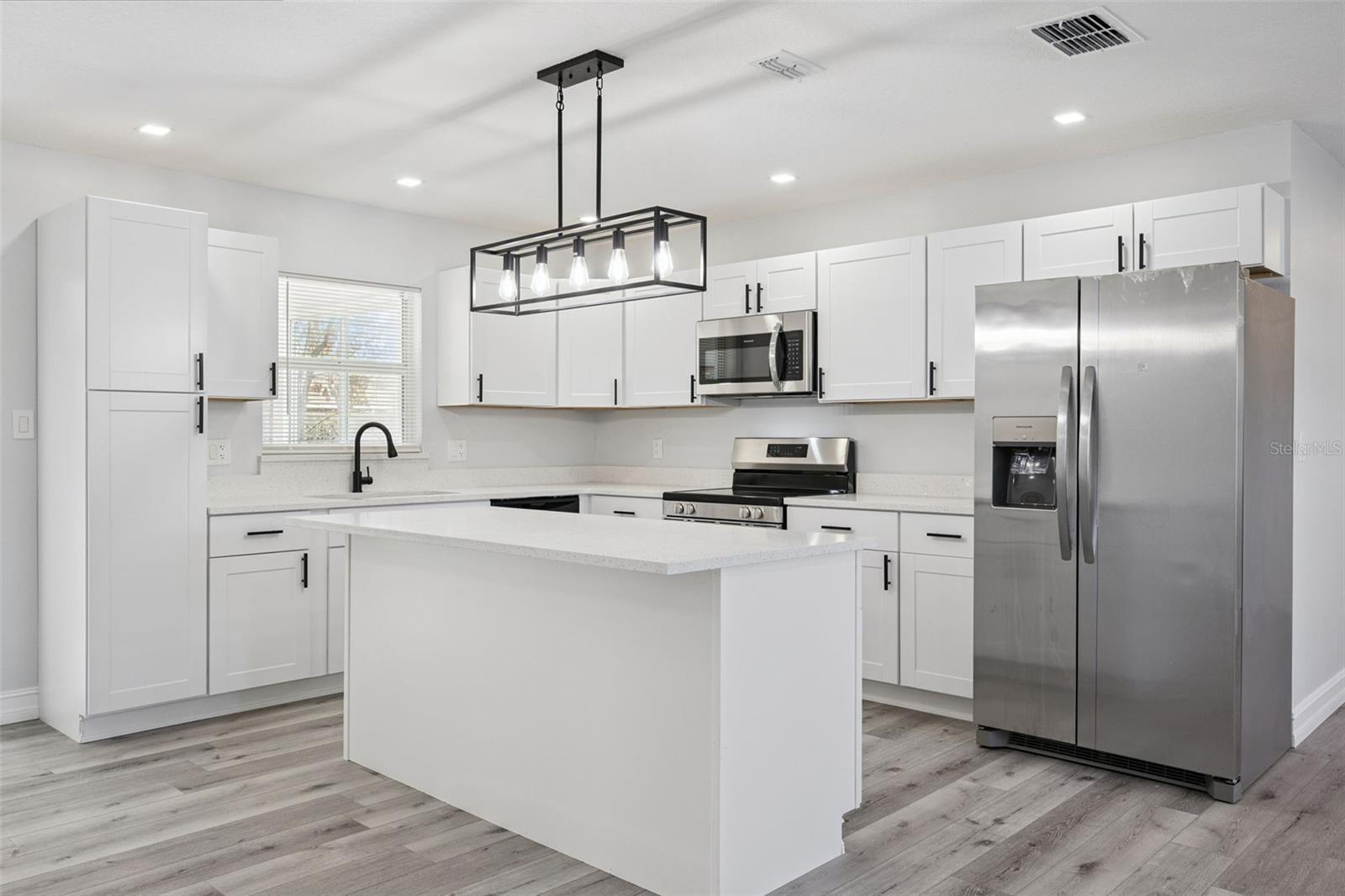 Image 7 of 27 For 6602 Henrich Drive