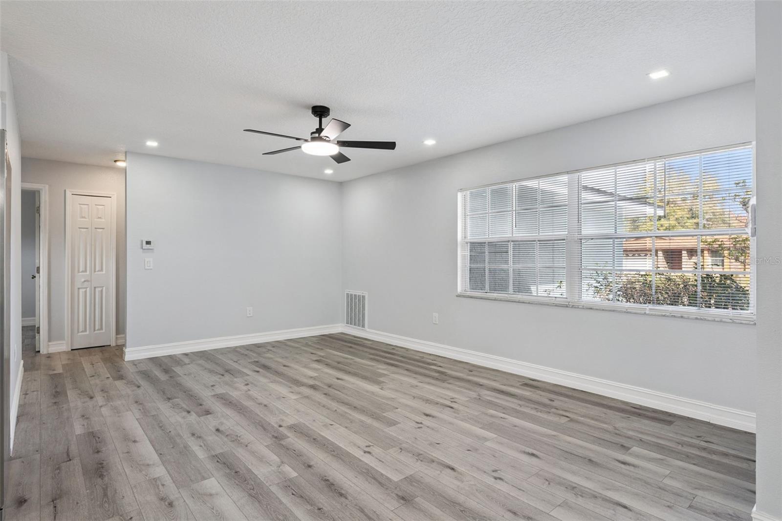 Image 8 of 27 For 6602 Henrich Drive