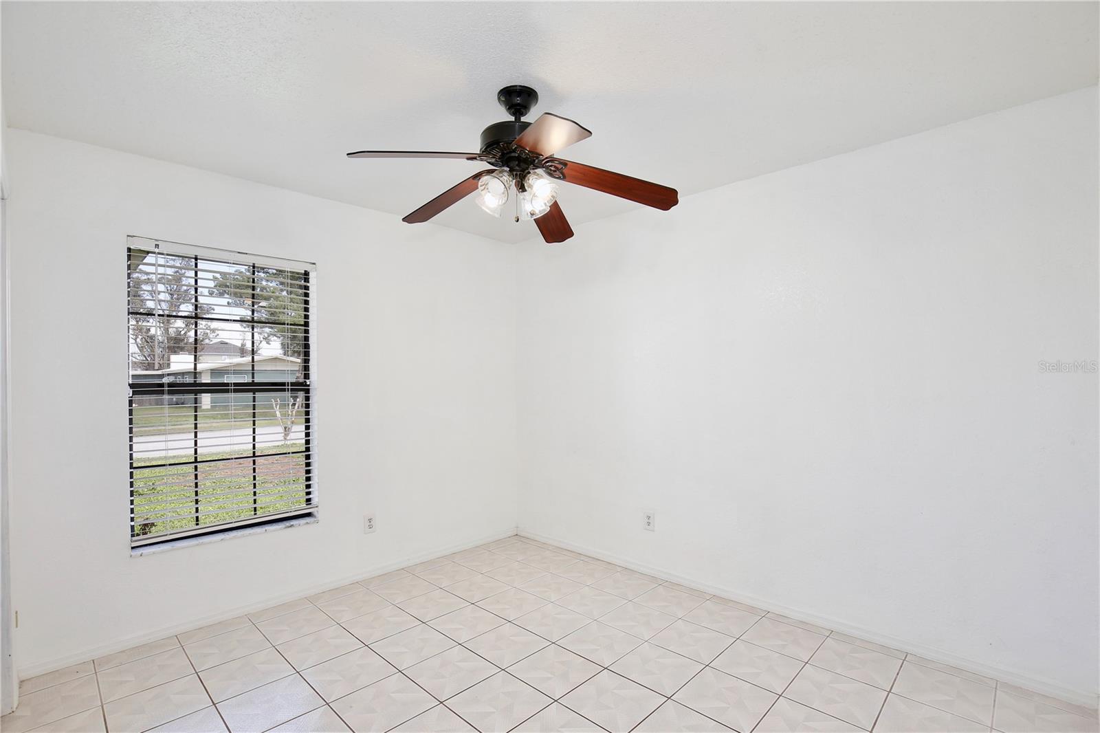 Image 16 of 27 For 735 Chris Court