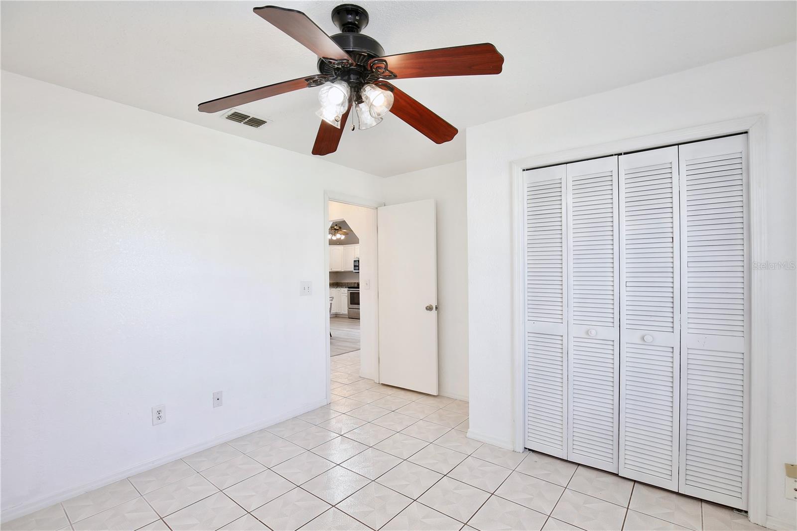 Image 17 of 27 For 735 Chris Court