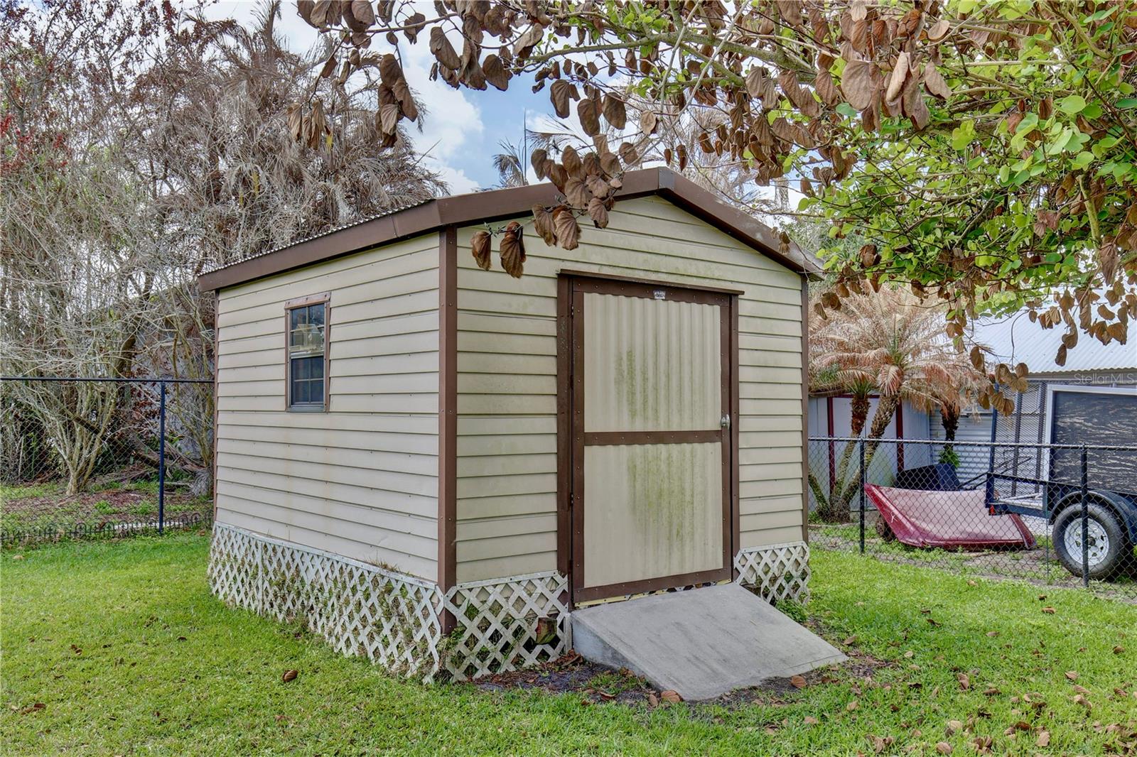 Image 25 of 27 For 735 Chris Court