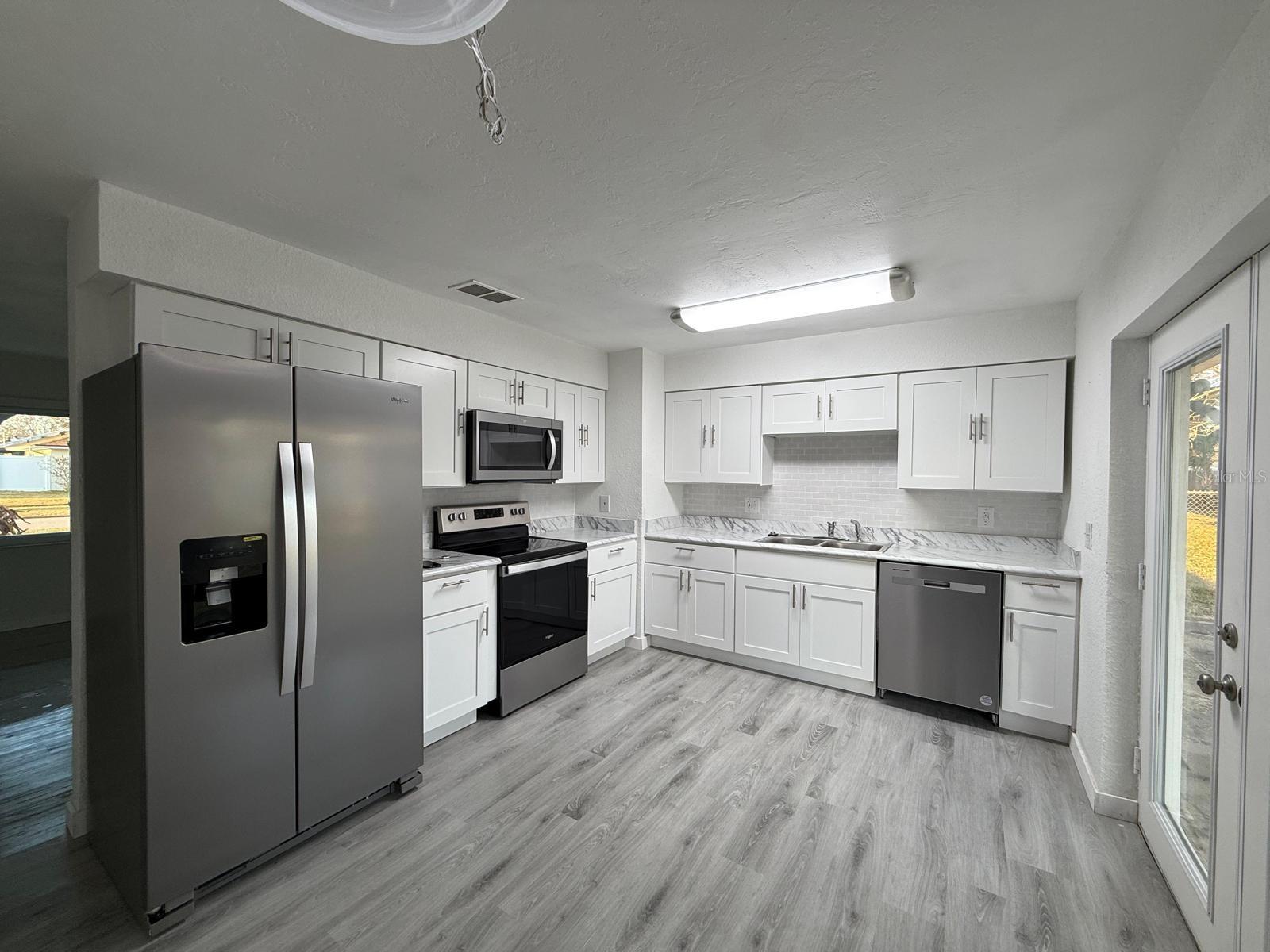 Image 4 of 14 For 793 Aspen Drive