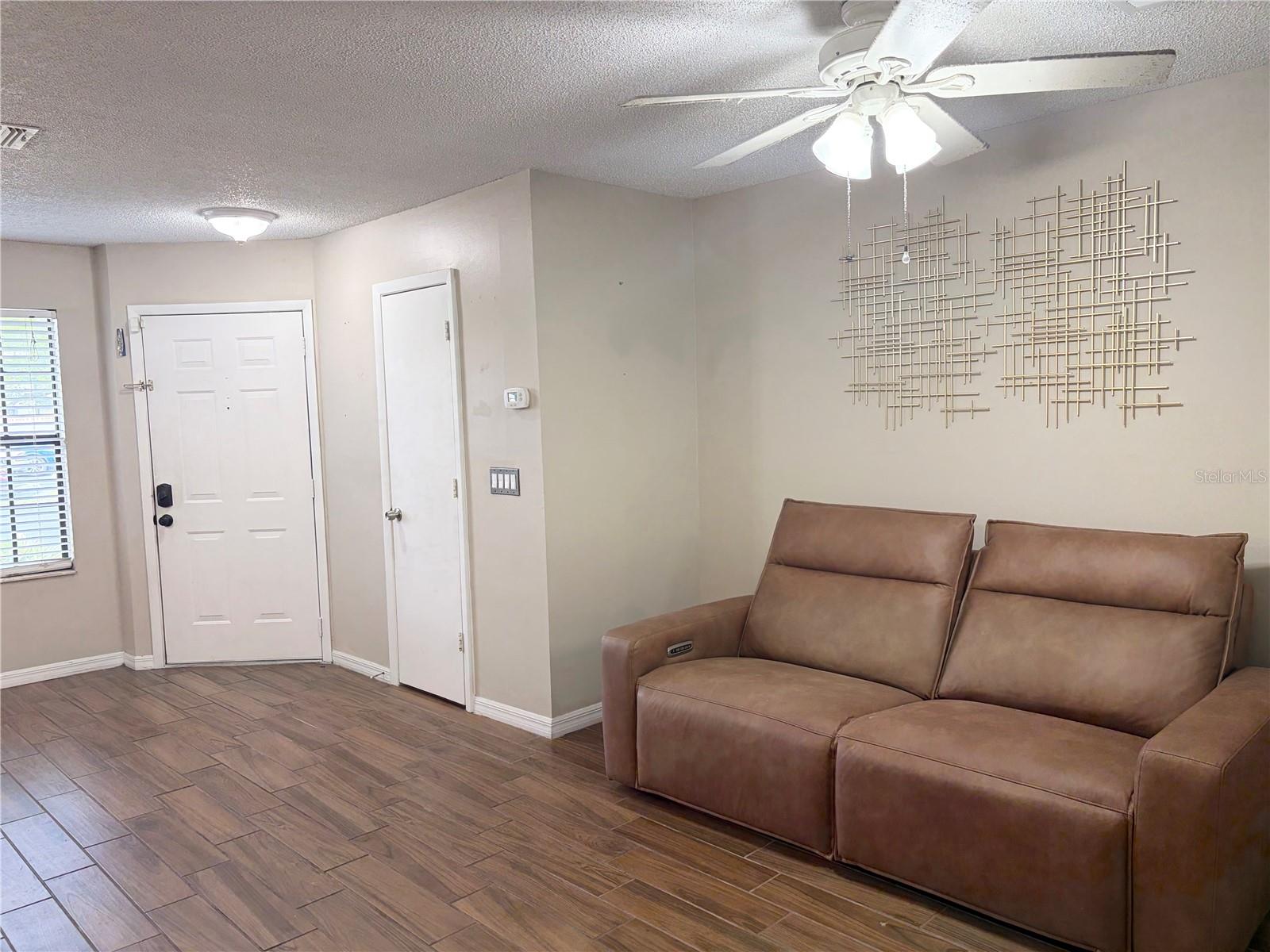 Image 4 of 26 For 2941 Lowell Court