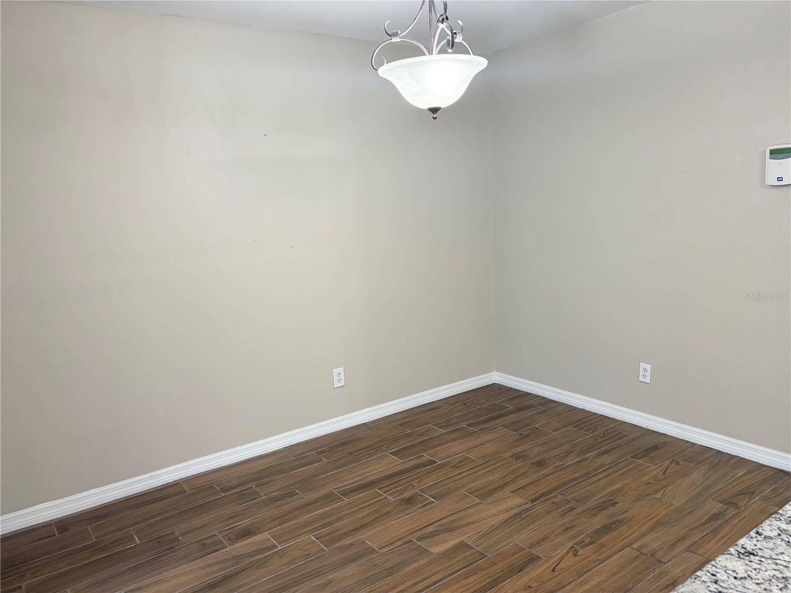 Image 9 of 26 For 2941 Lowell Court