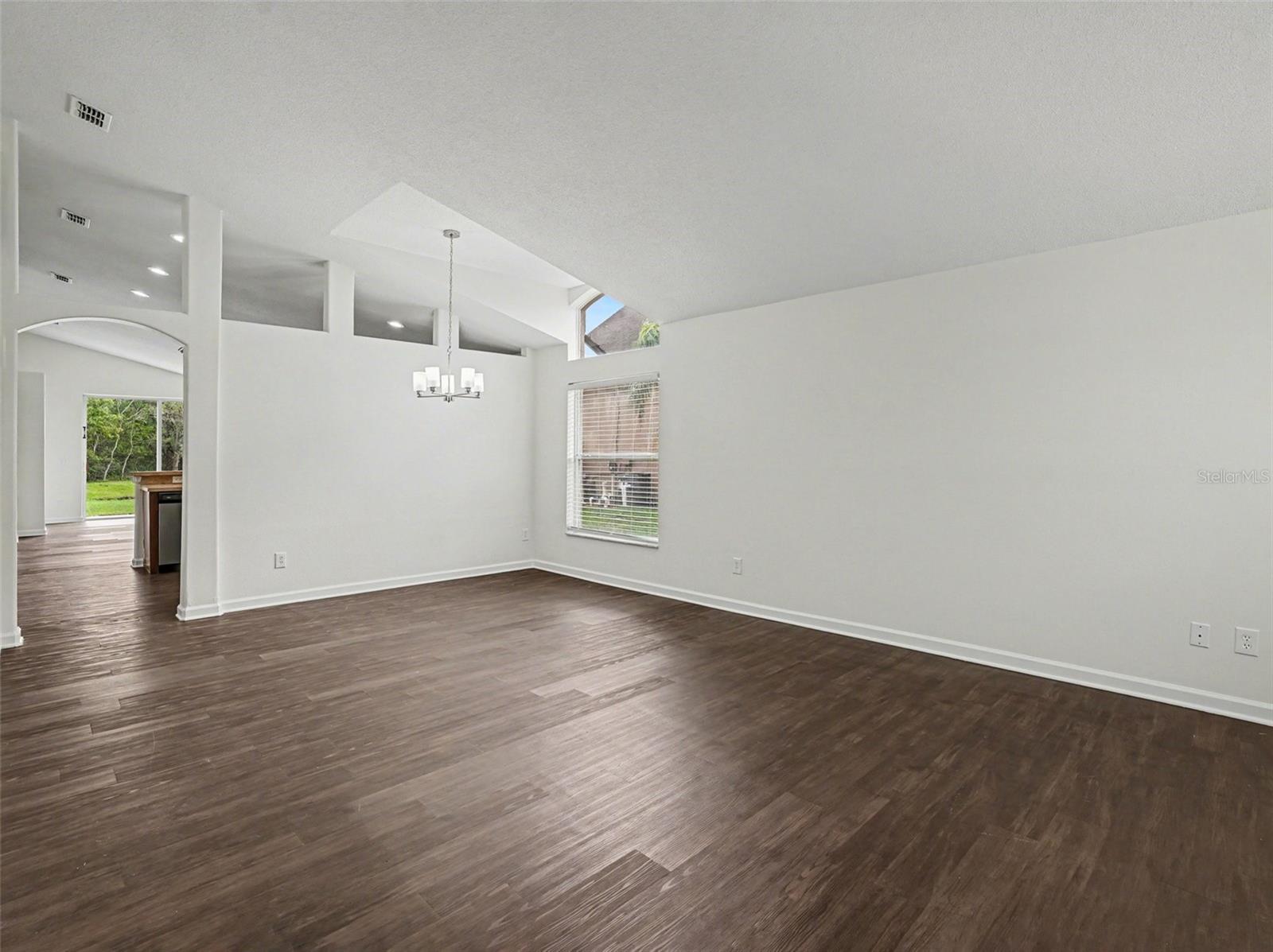 Image 4 of 27 For 6673 Bouganvillea Crescent Drive