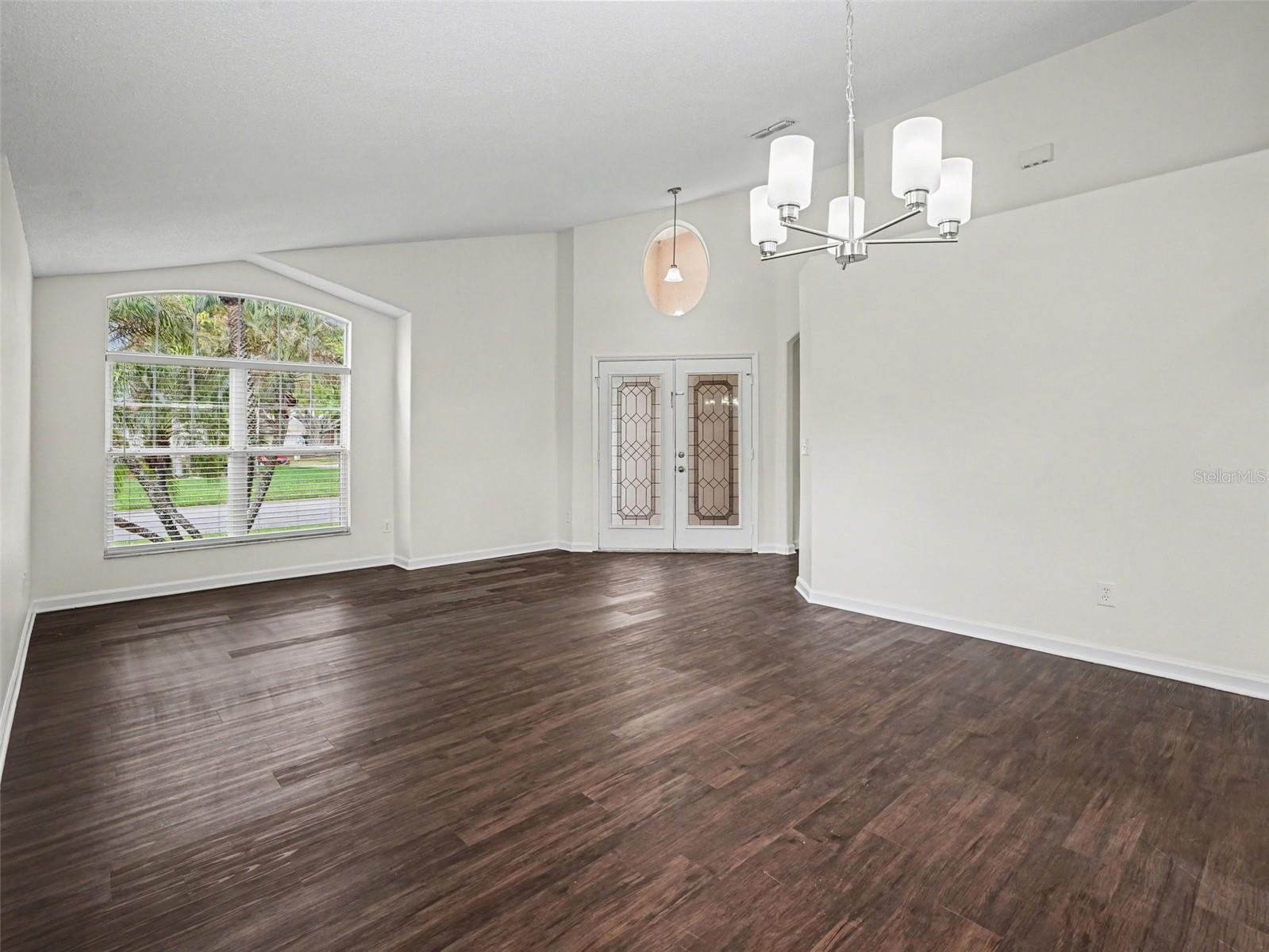 Image 5 of 27 For 6673 Bouganvillea Crescent Drive