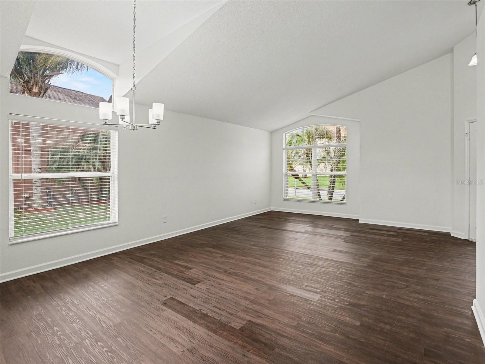 Image 6 of 27 For 6673 Bouganvillea Crescent Drive