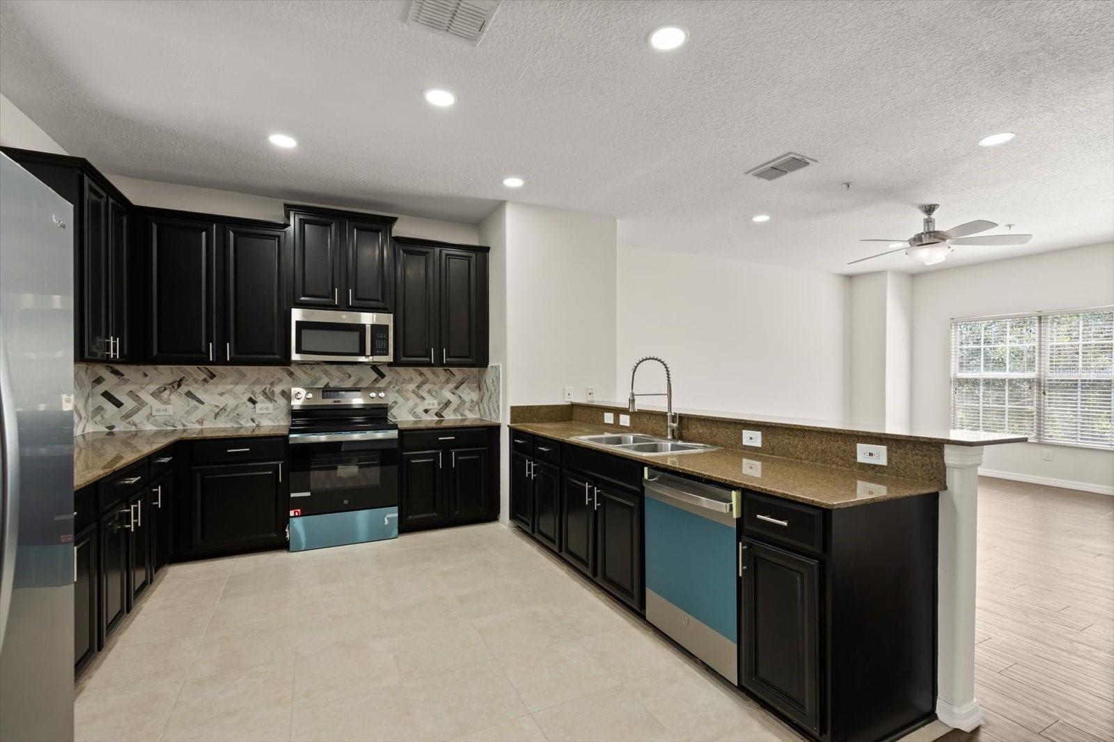 Image 11 of 37 For 1828 Grand Rue Drive