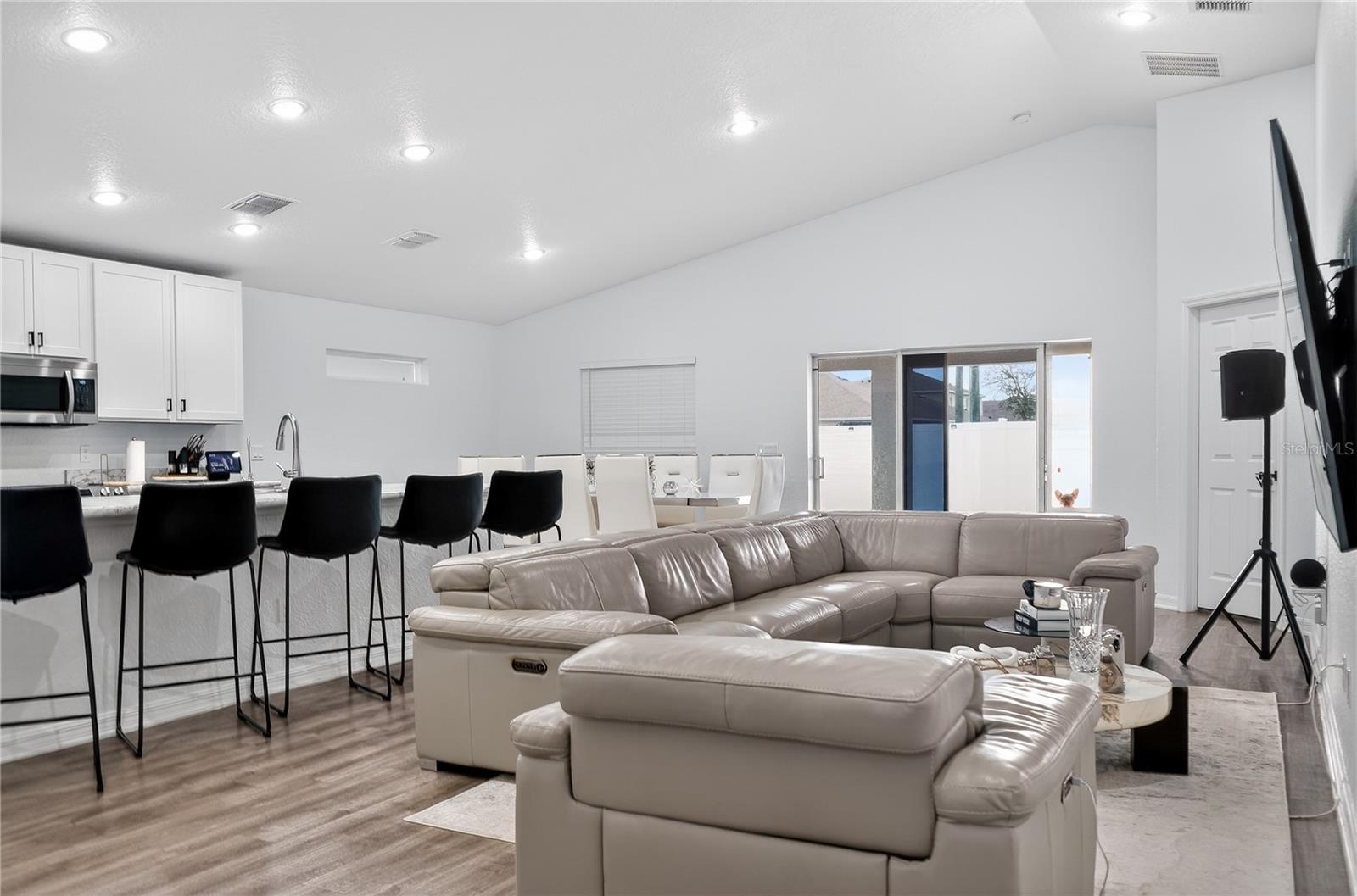 Image 11 of 31 For 226 Polermo Avenue