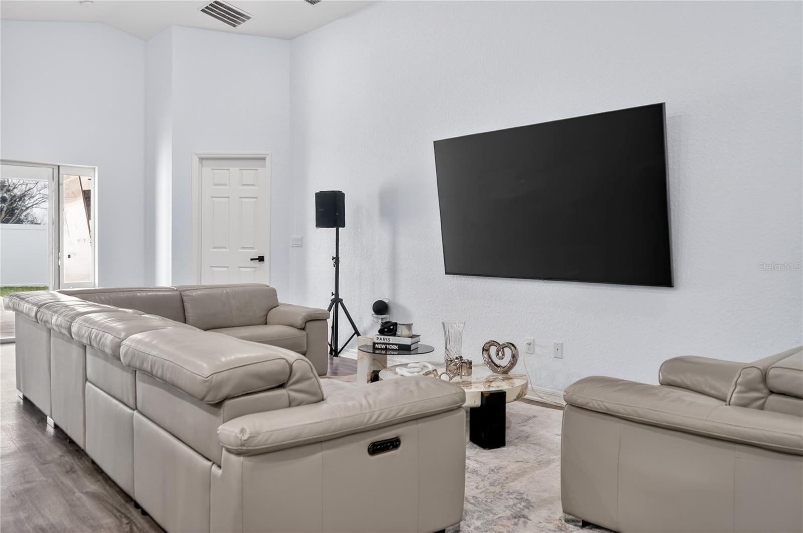 Image 13 of 31 For 226 Polermo Avenue