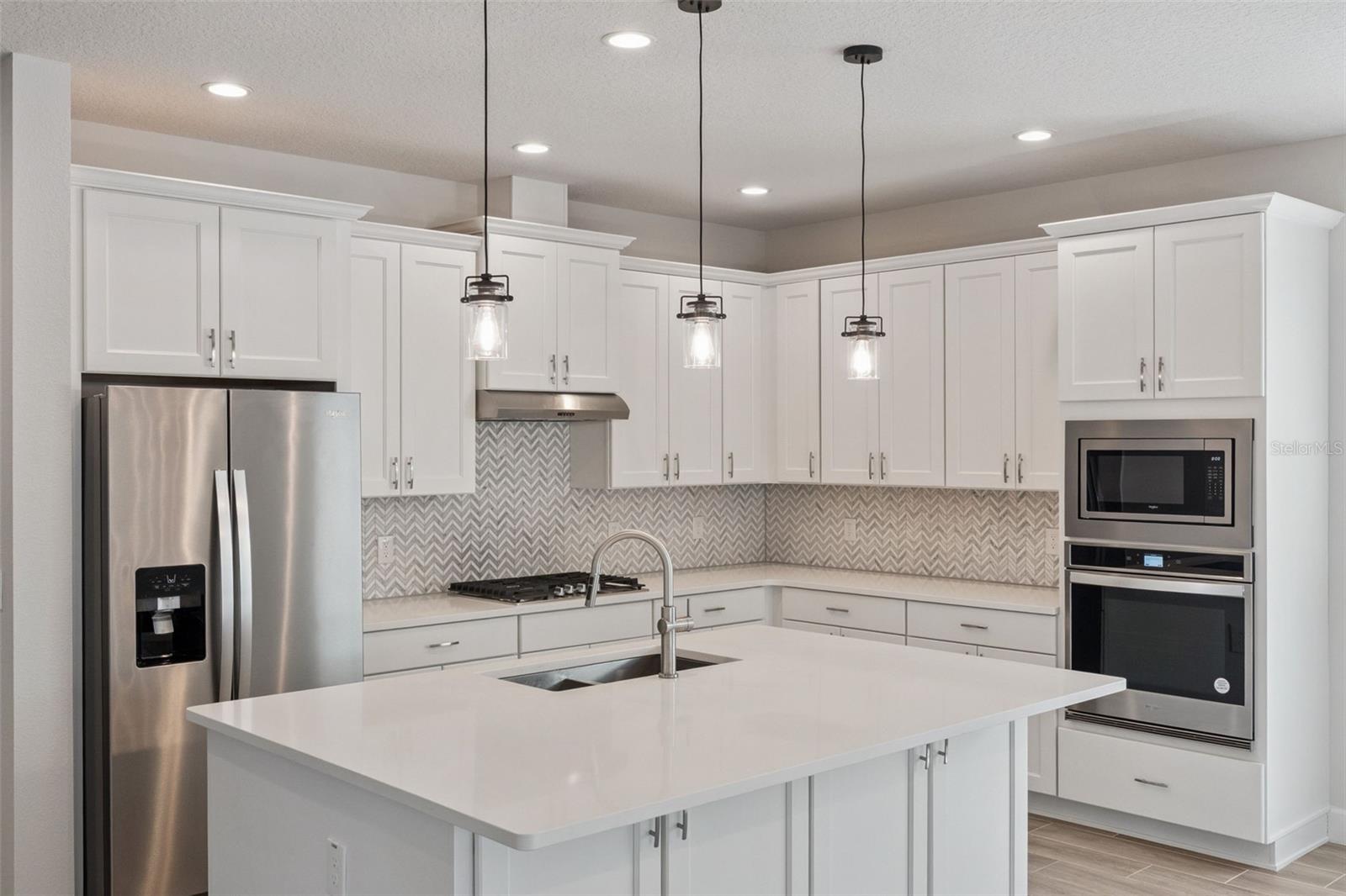 Listing photo id 8 for 2682 Park Ridge Street