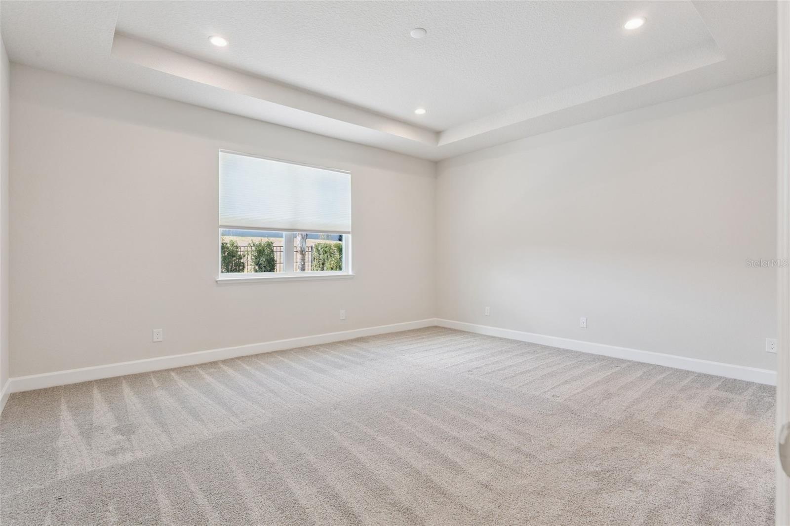 Listing photo id 18 for 2682 Park Ridge Street