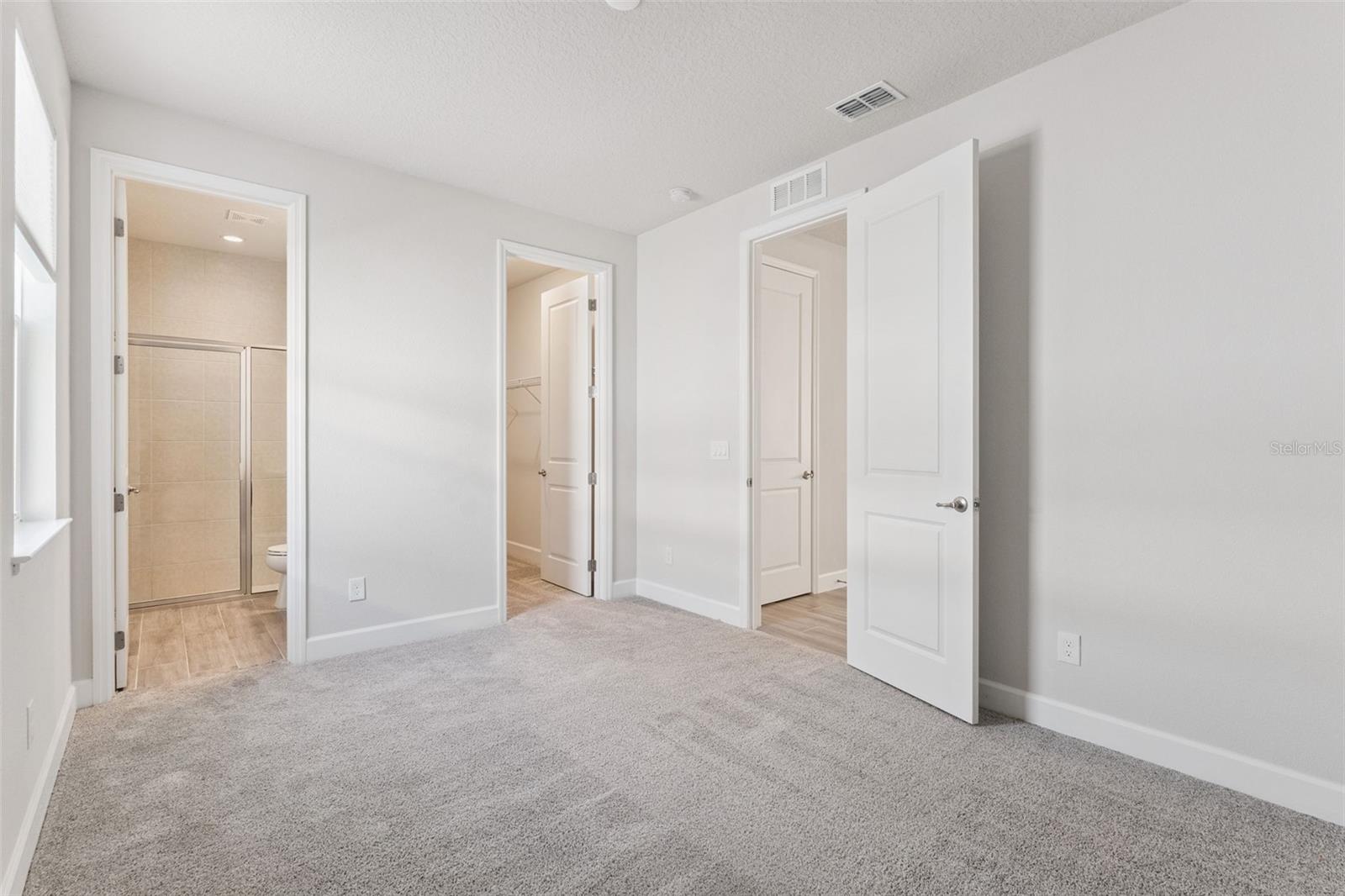 Listing photo id 20 for 2682 Park Ridge Street