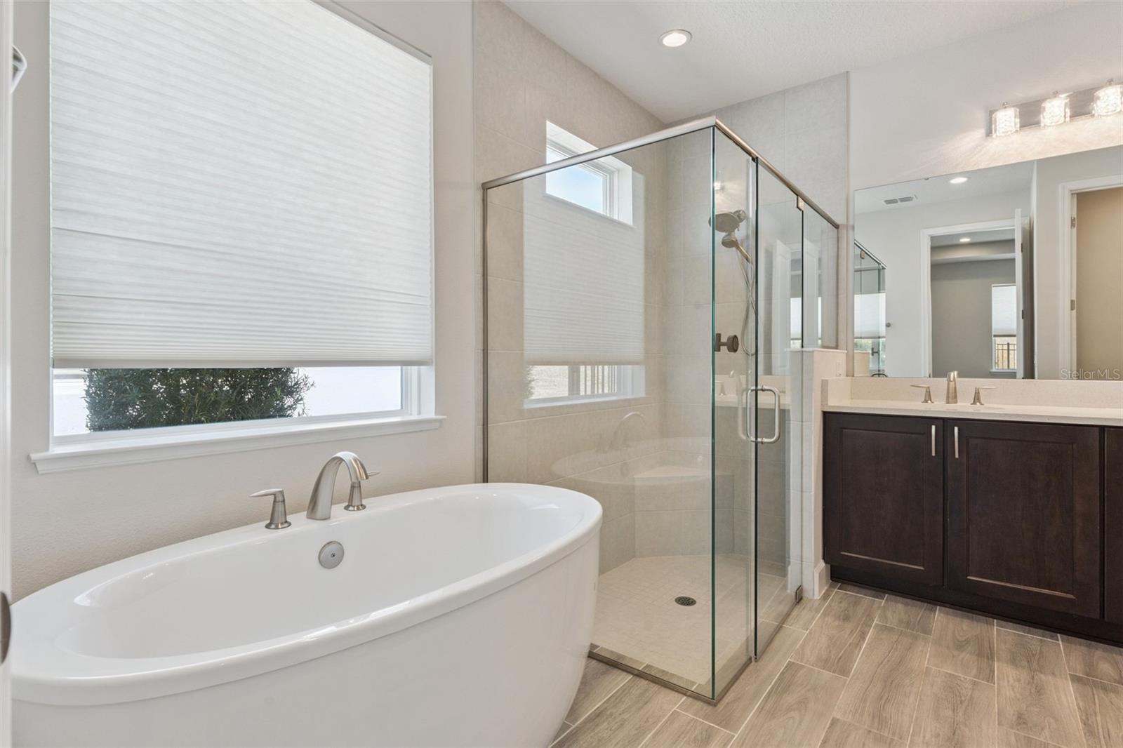 Listing photo id 23 for 2682 Park Ridge Street