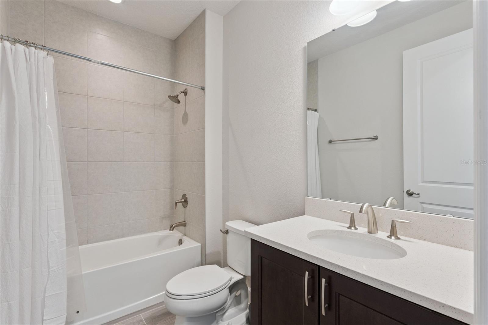 Listing photo id 26 for 2682 Park Ridge Street