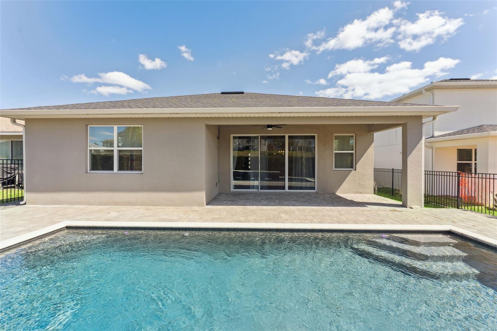 Listing photo id 33 for 2682 Park Ridge Street