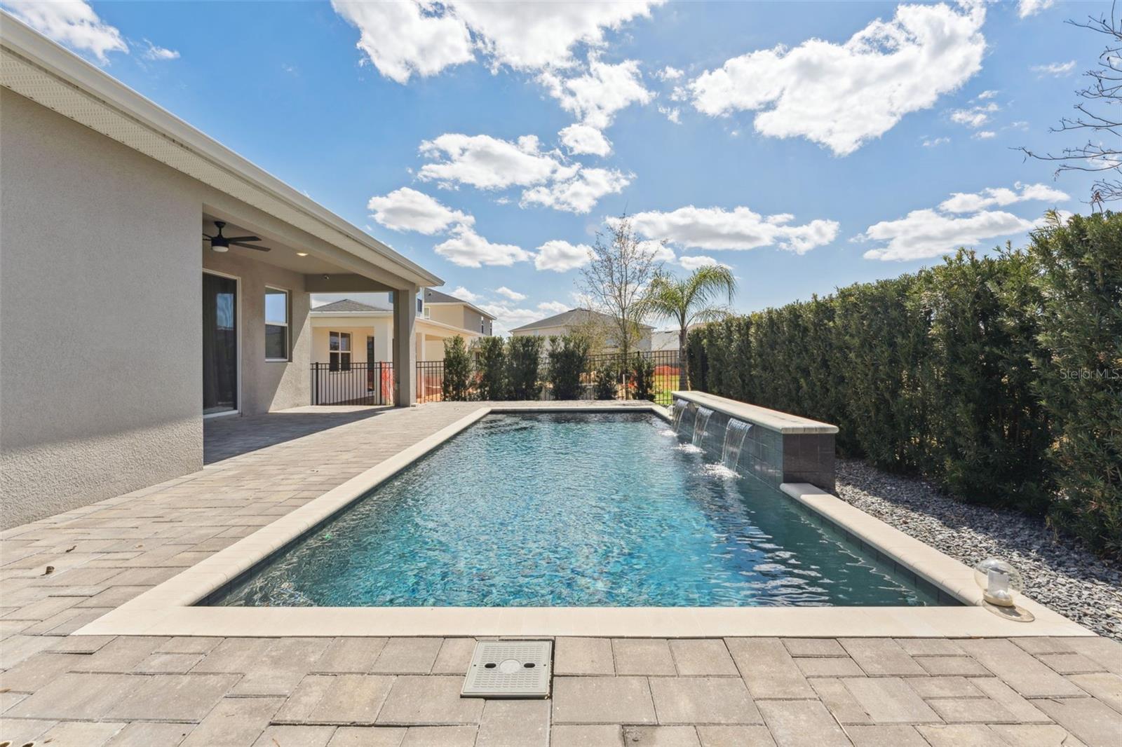 Listing photo id 35 for 2682 Park Ridge Street