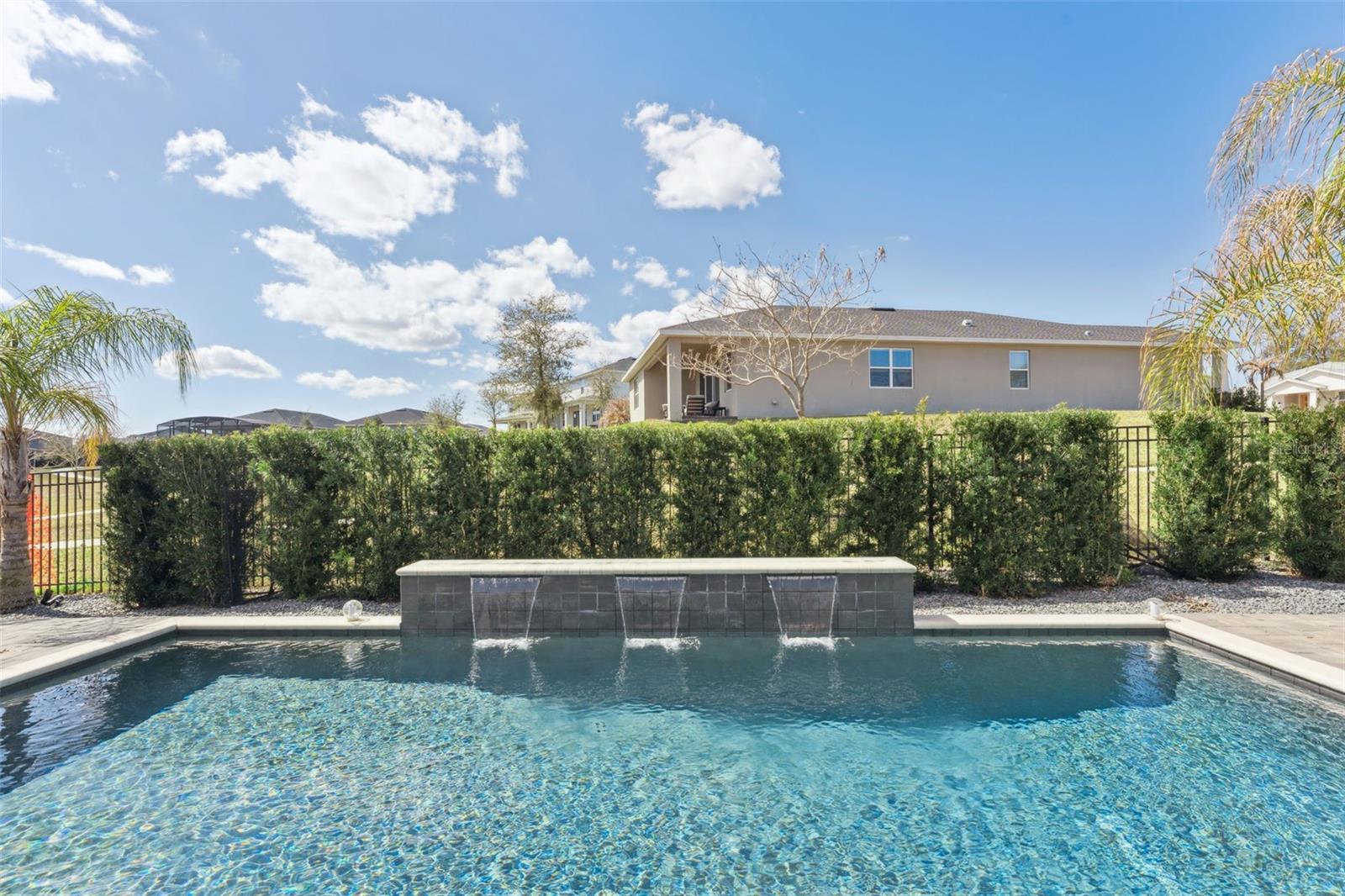 Listing photo id 37 for 2682 Park Ridge Street