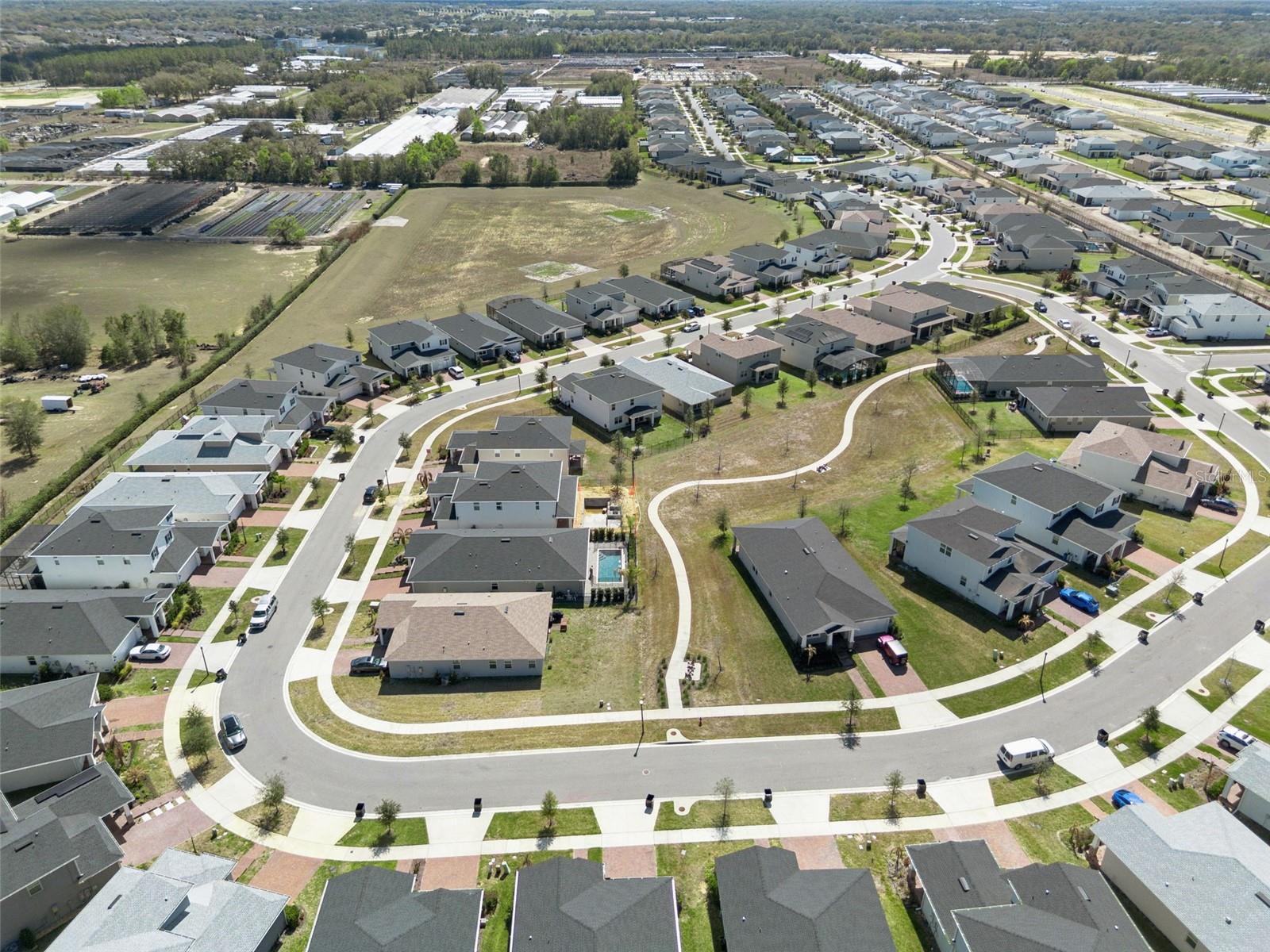 Listing photo id 43 for 2682 Park Ridge Street