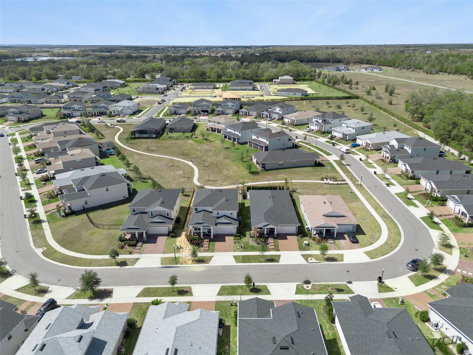 Listing photo id 46 for 2682 Park Ridge Street