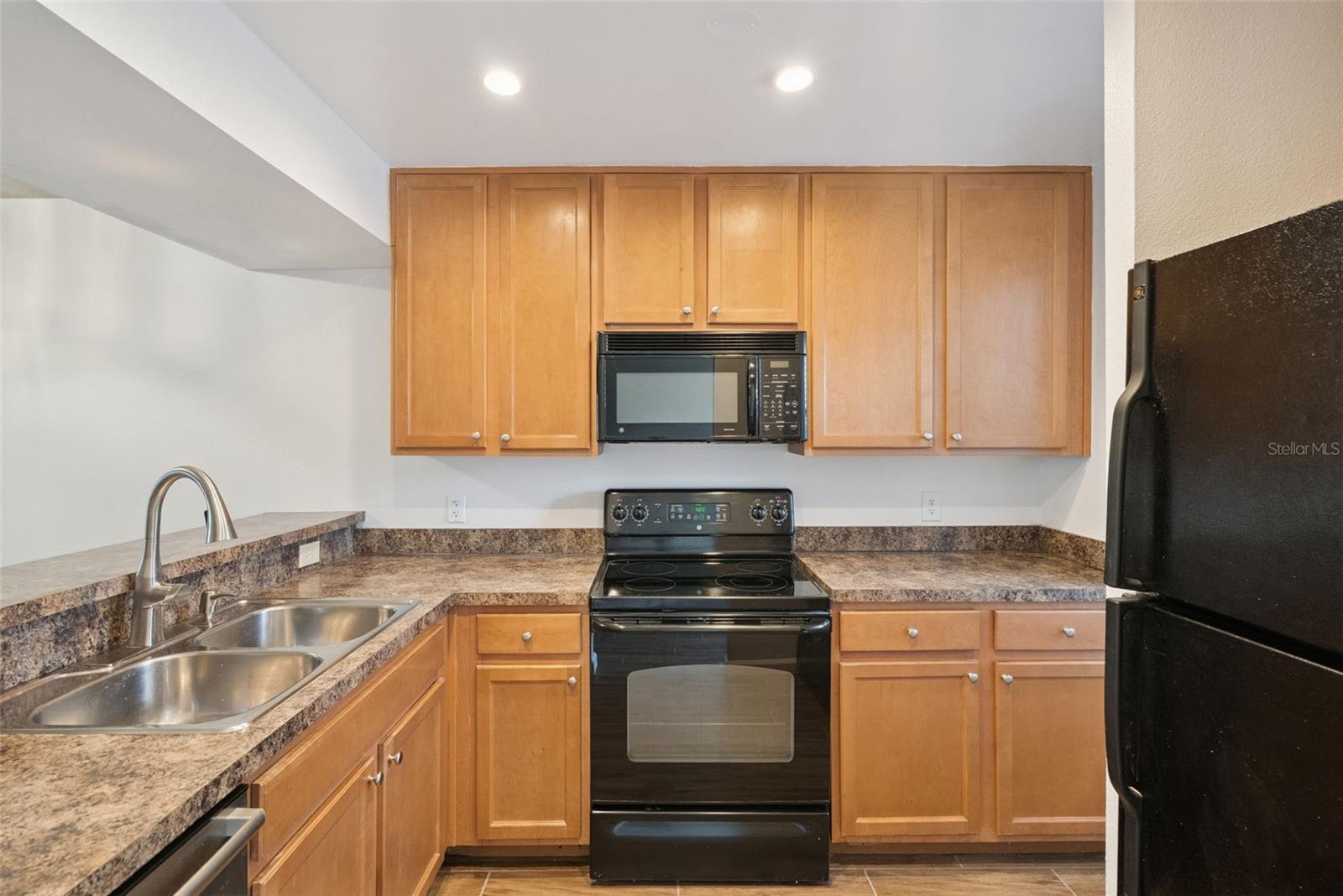 Image 4 of 20 For 3154 Plaza Terrace Drive 3154