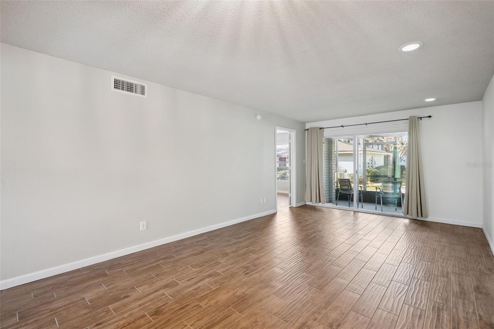 Image 7 of 20 For 3154 Plaza Terrace Drive 3154