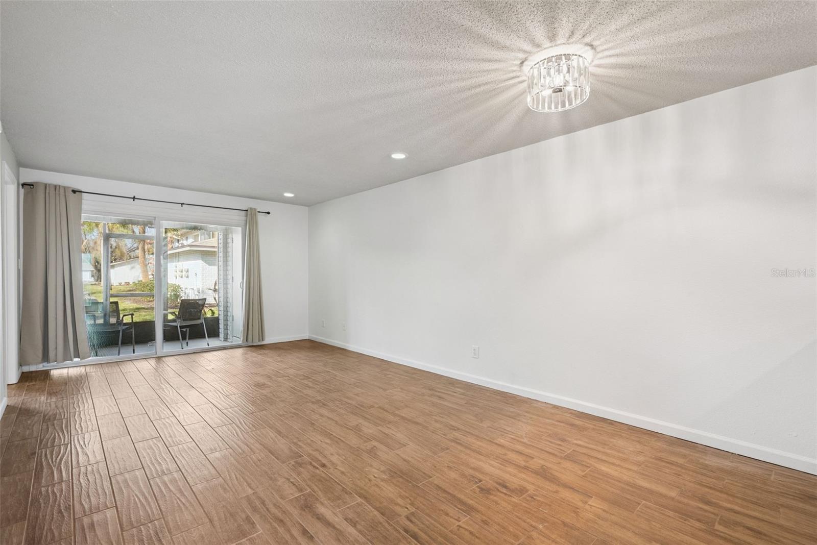 Image 8 of 20 For 3154 Plaza Terrace Drive 3154