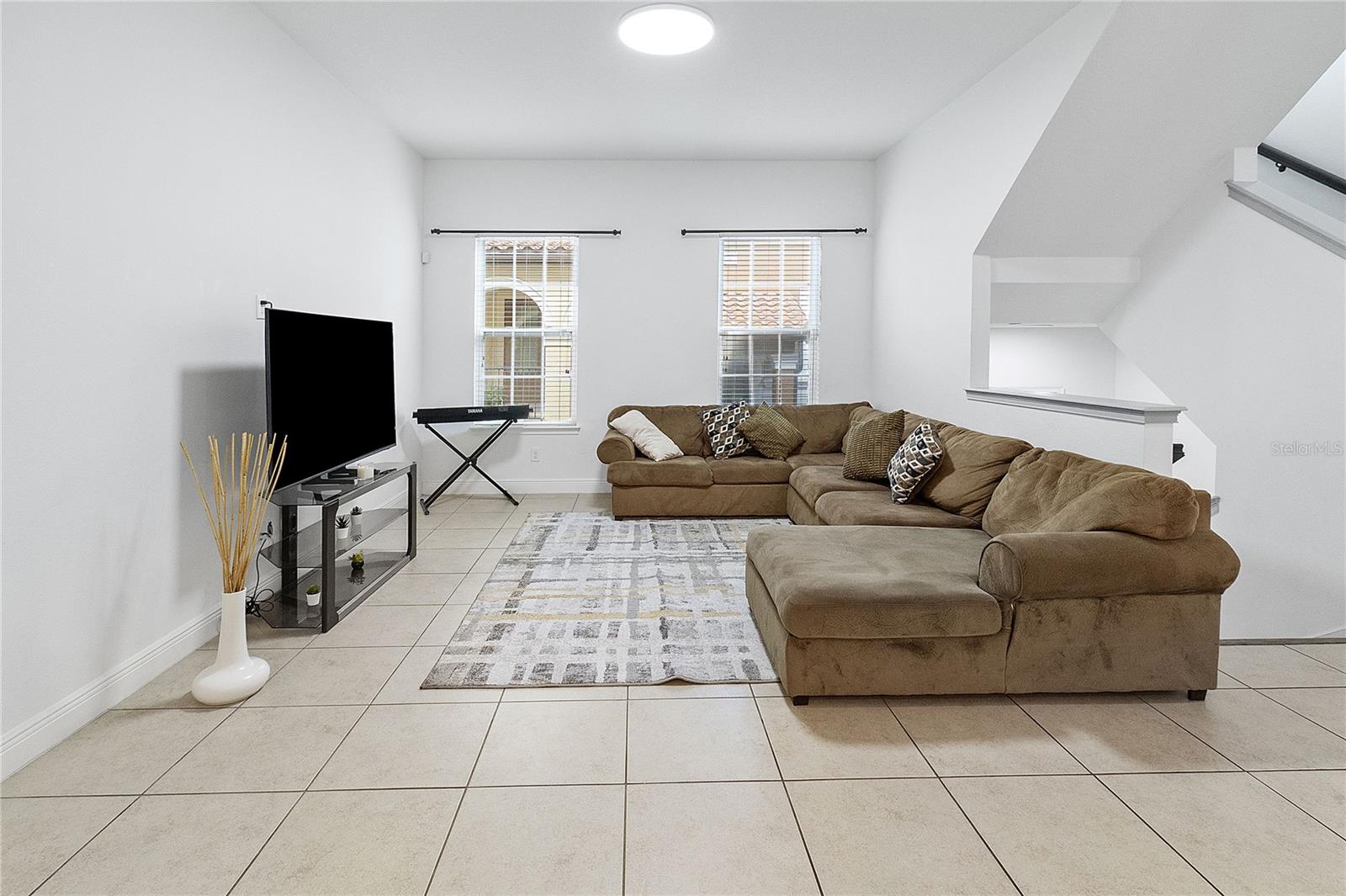 Image 10 of 22 For 940 Lobelia Drive