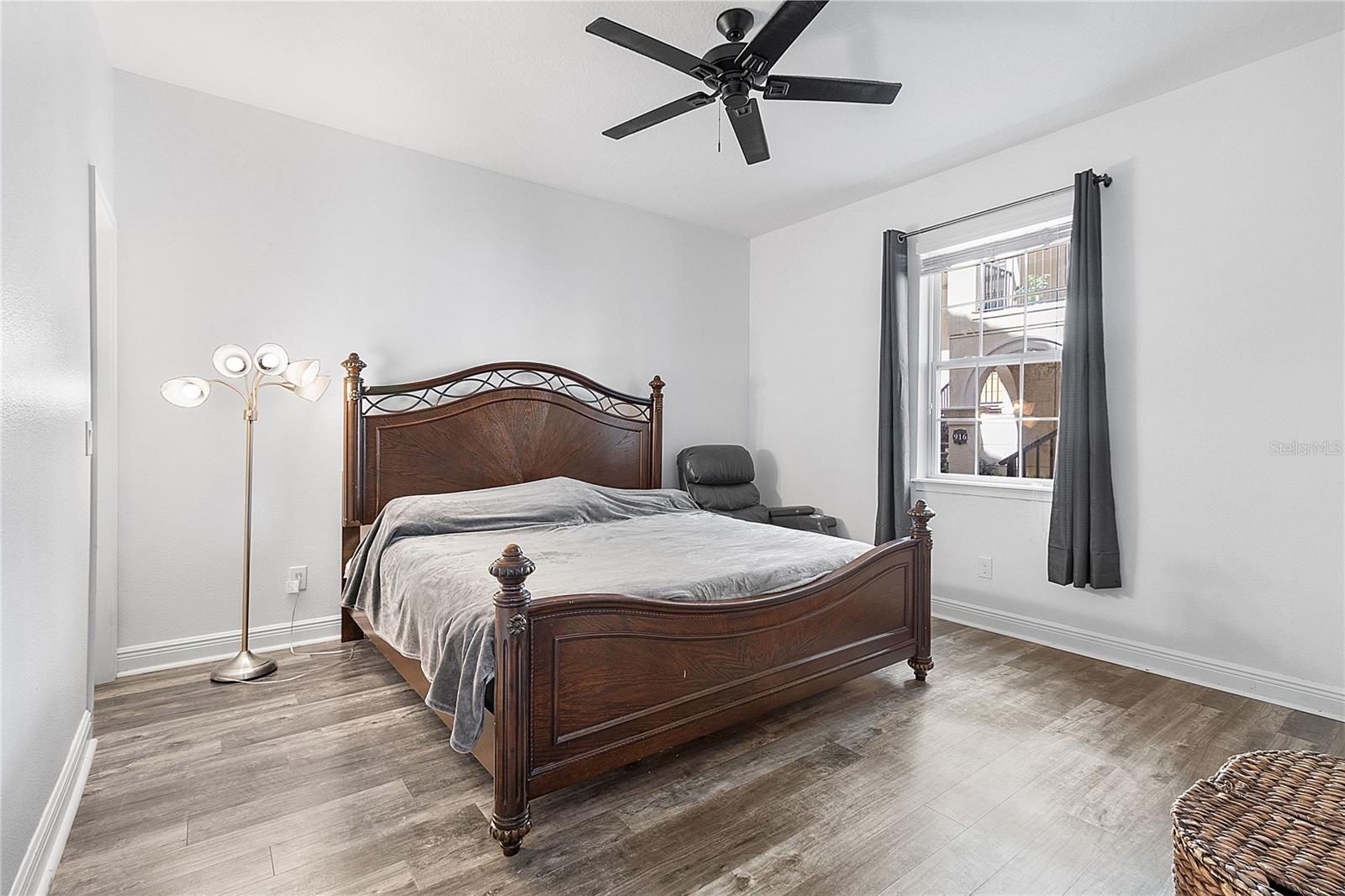 Image 13 of 22 For 940 Lobelia Drive