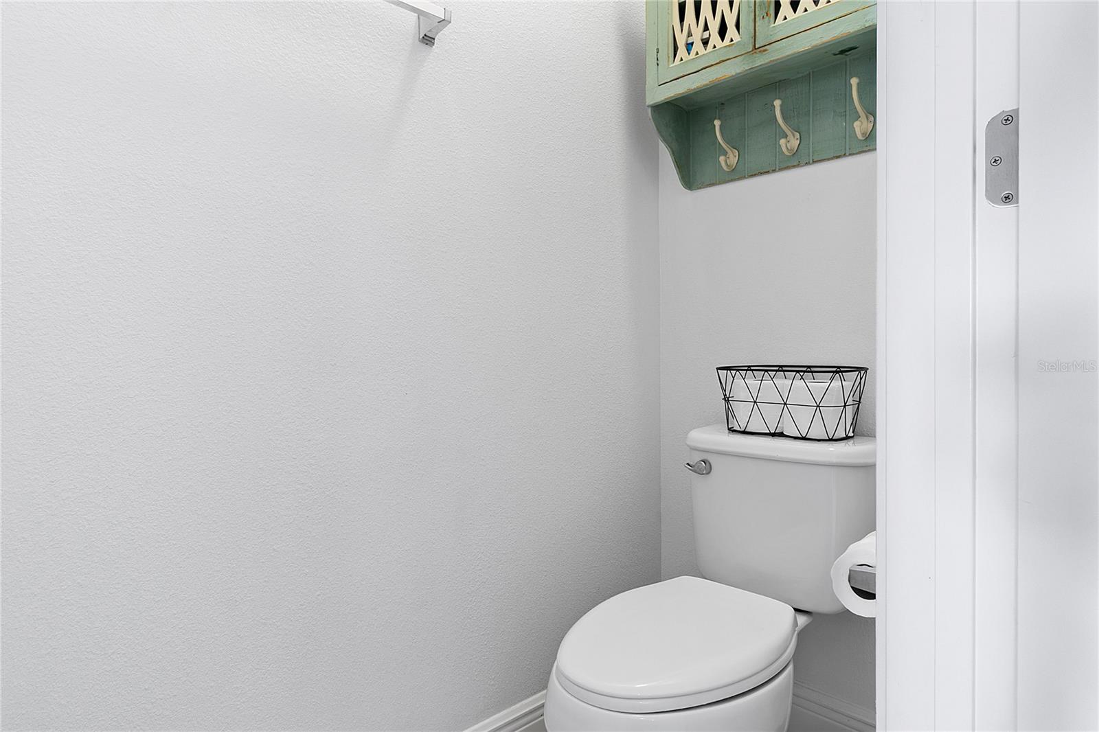 Image 16 of 22 For 940 Lobelia Drive