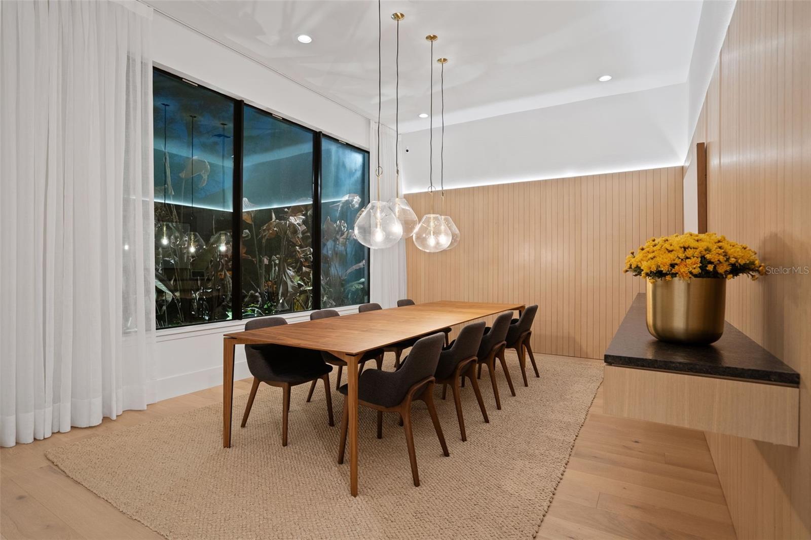 Image 14 of 71 For 16832 Vinci Way