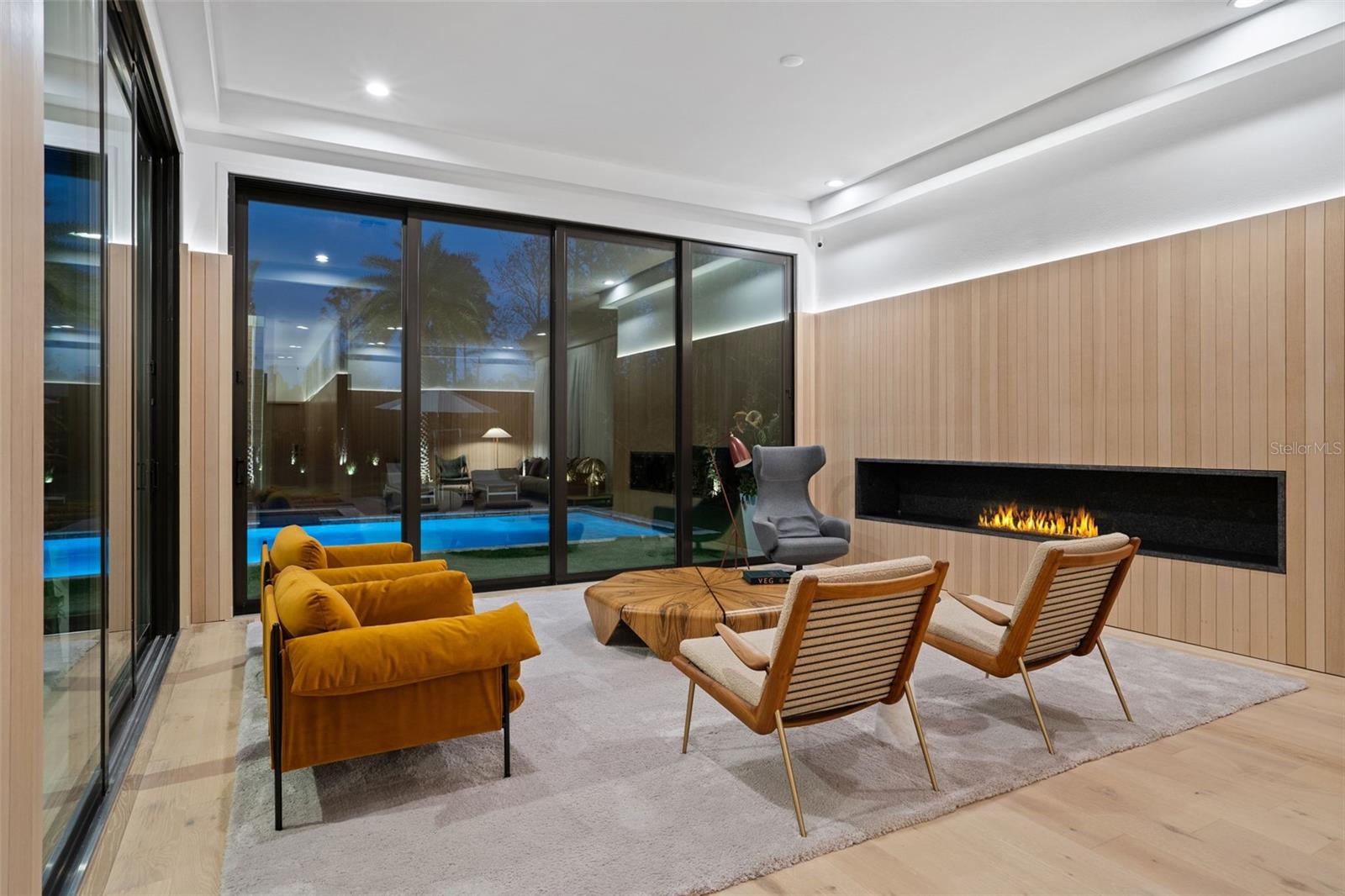 Image 20 of 71 For 16832 Vinci Way