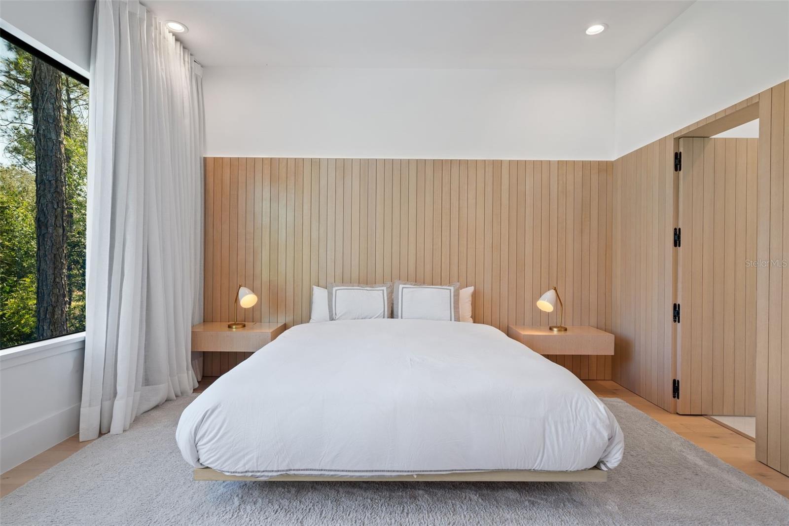 Image 29 of 71 For 16832 Vinci Way