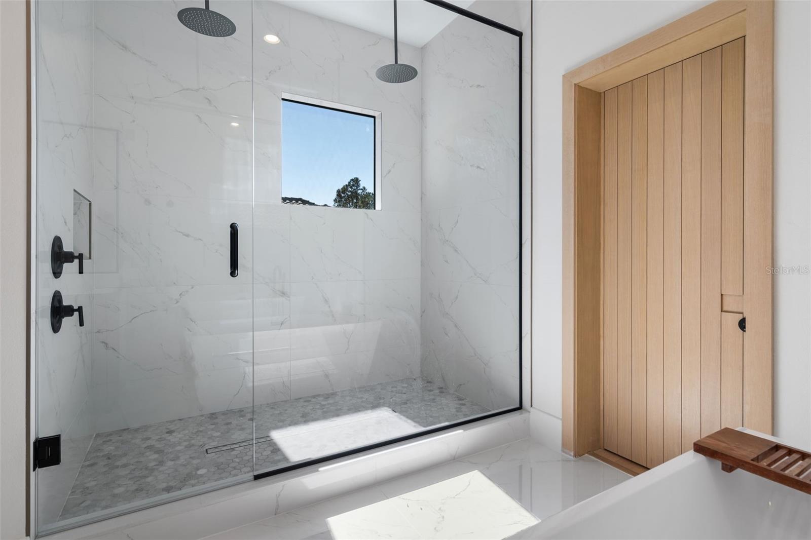 Image 31 of 71 For 16832 Vinci Way