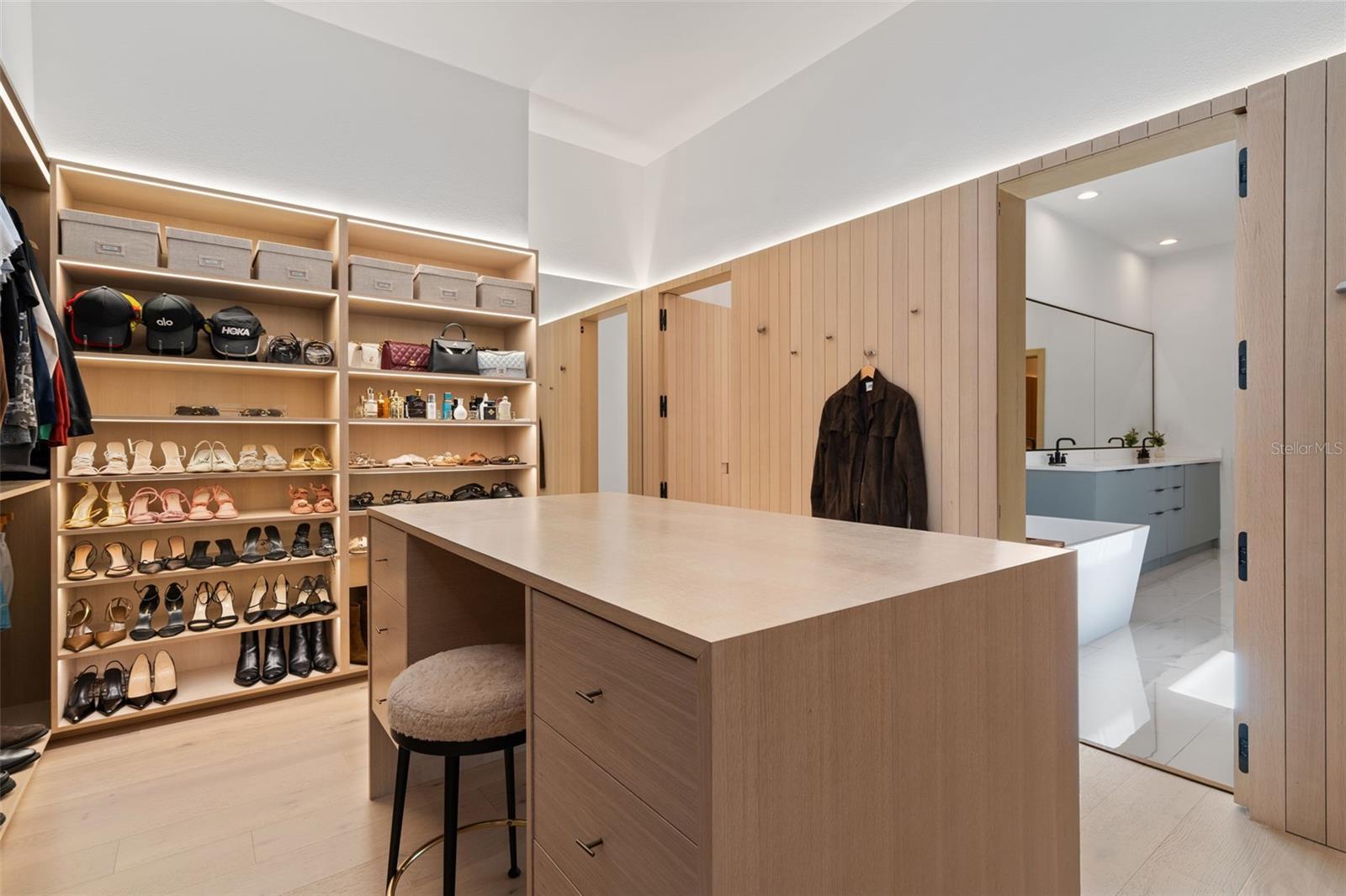 Image 34 of 71 For 16832 Vinci Way