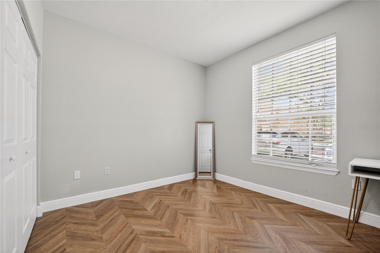 Image 10 of 25 For 839 Grand Regency Point 104