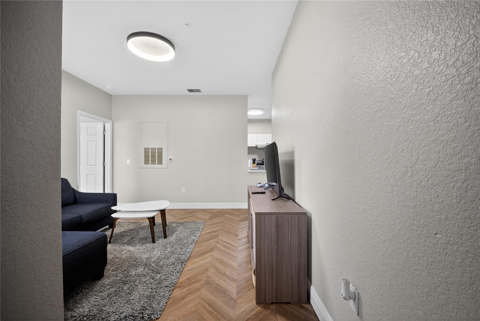 Image 16 of 25 For 839 Grand Regency Point 104