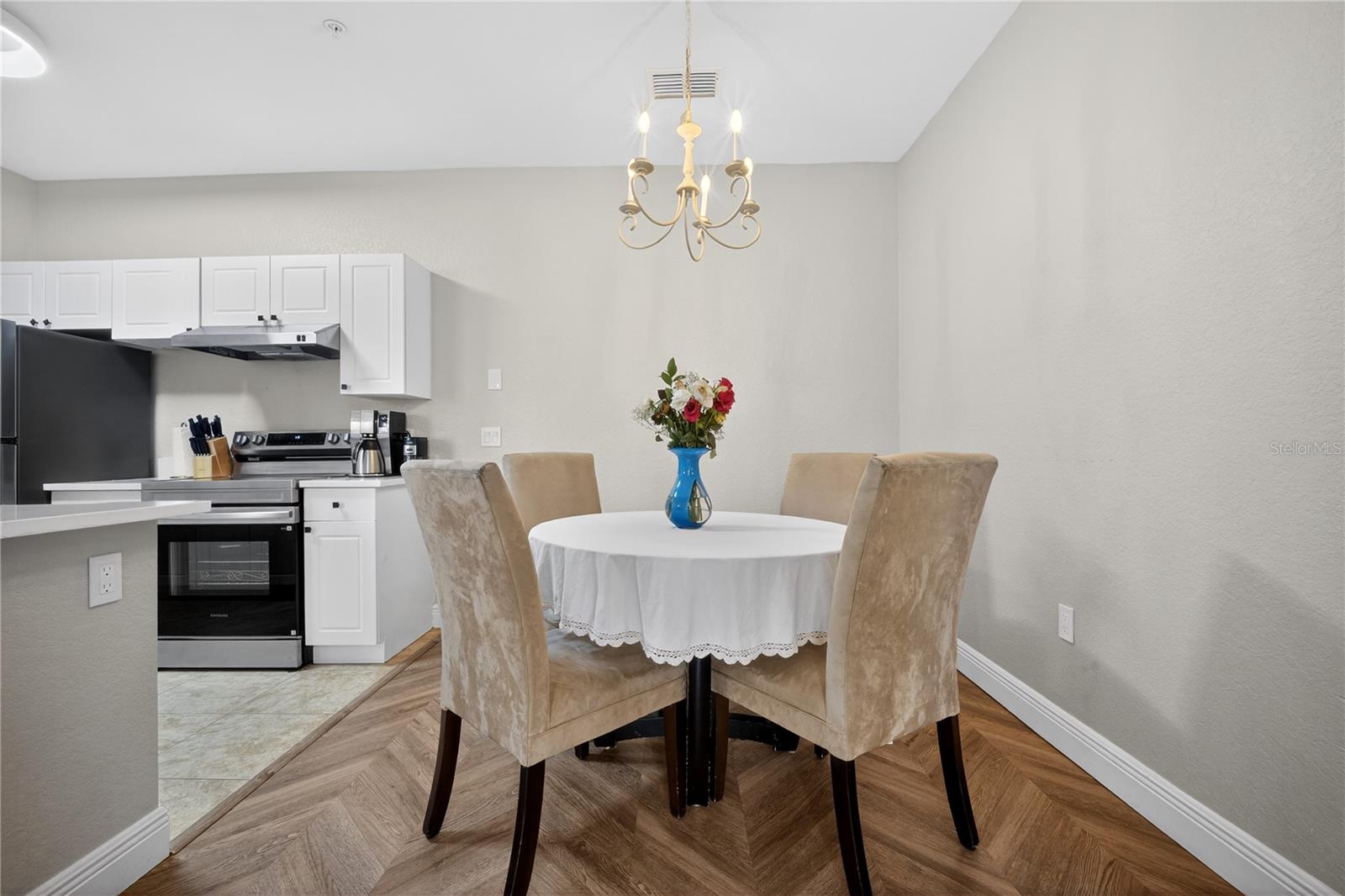 Image 17 of 25 For 839 Grand Regency Point 104