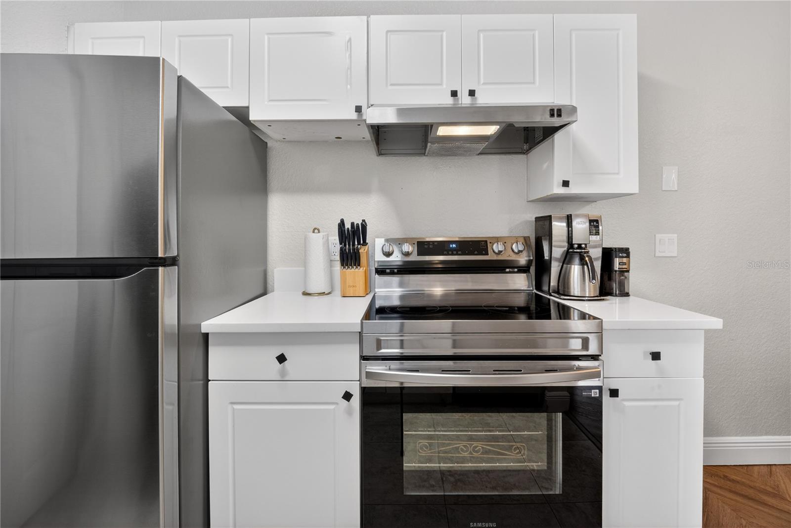 Image 22 of 25 For 839 Grand Regency Point 104