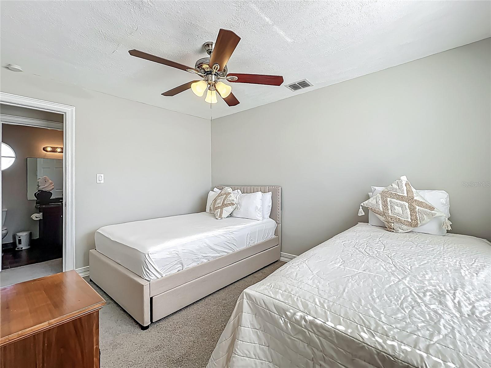 Image 33 of 47 For 119 Killington Way