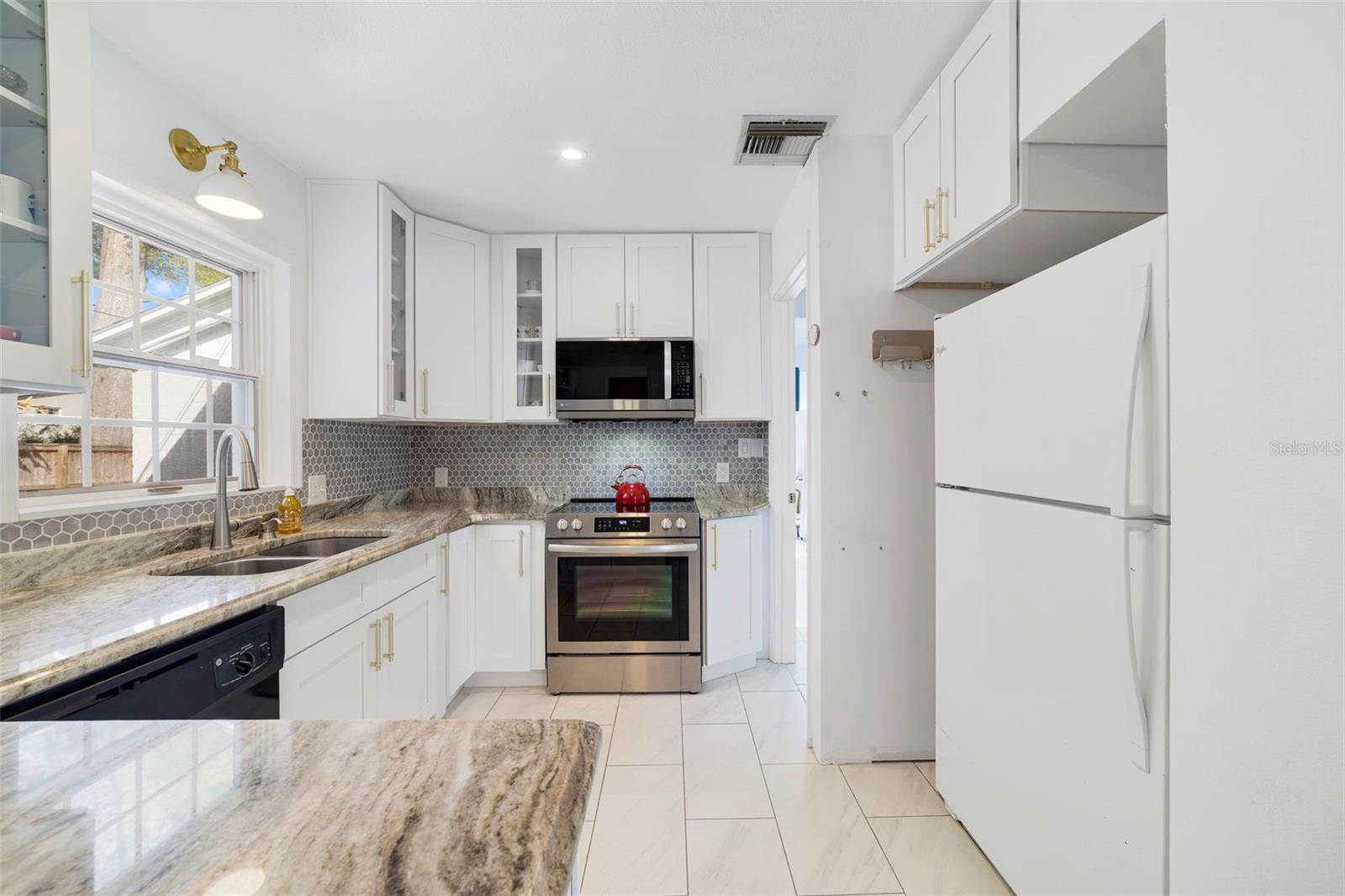 Image 21 of 52 For 515 Florida Street