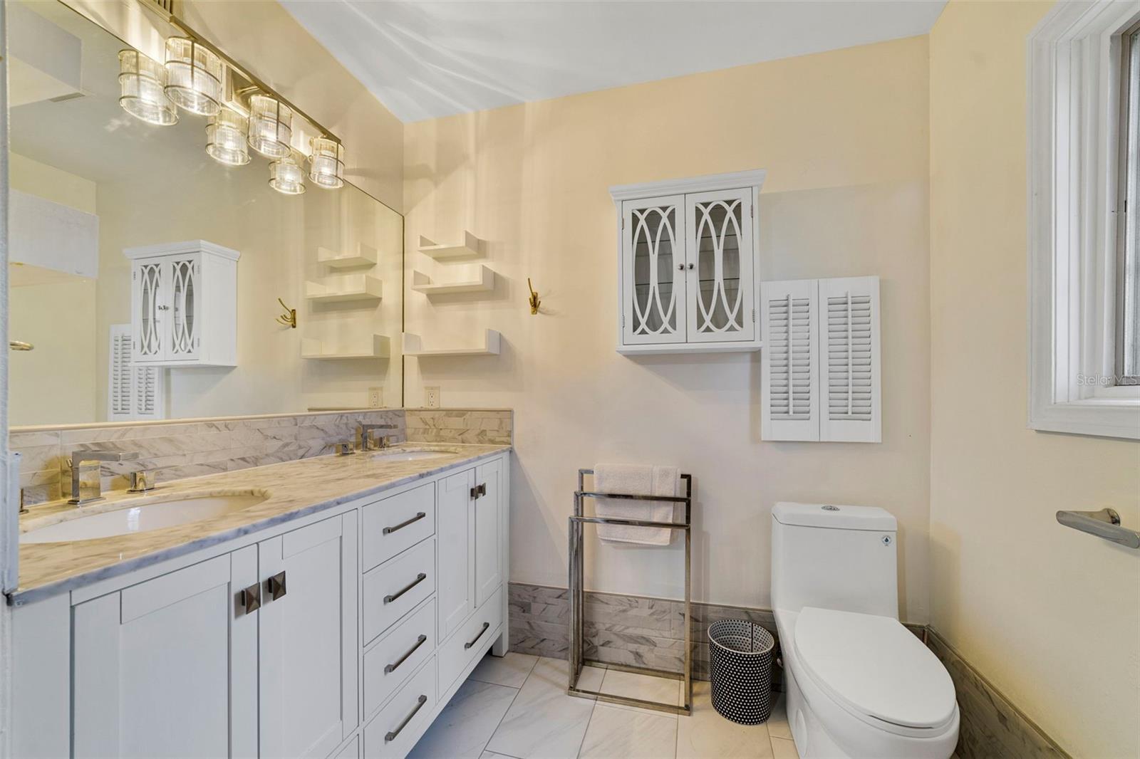 Image 28 of 52 For 515 Florida Street