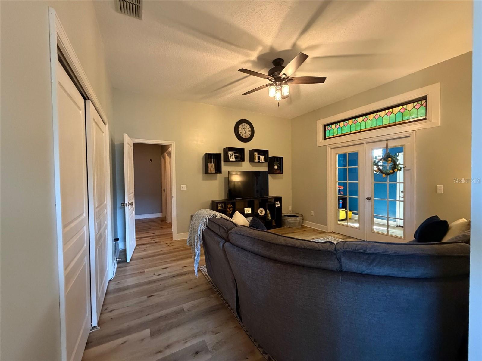 Image 25 of 52 For 1527 Dess Drive