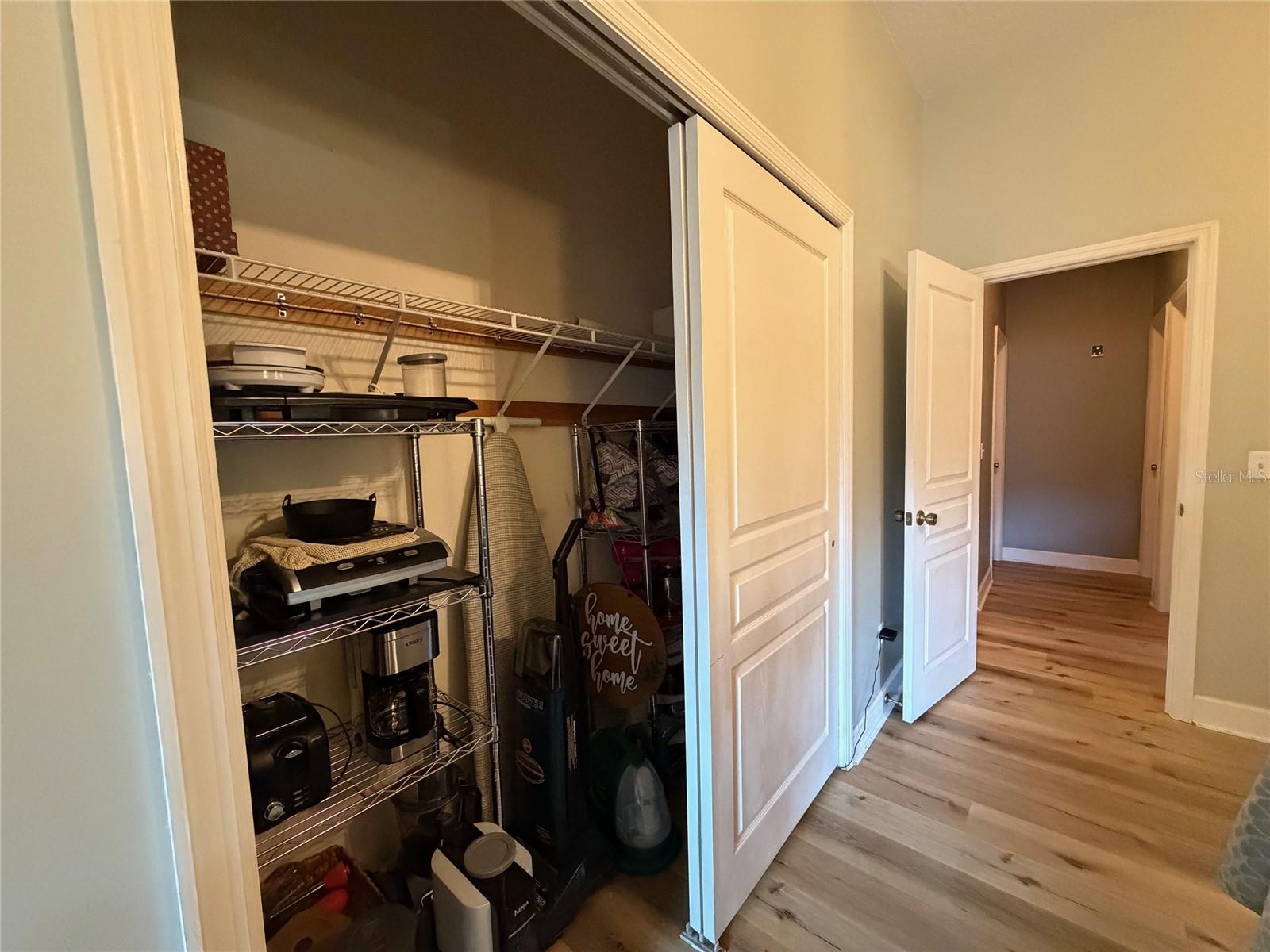 Image 29 of 52 For 1527 Dess Drive