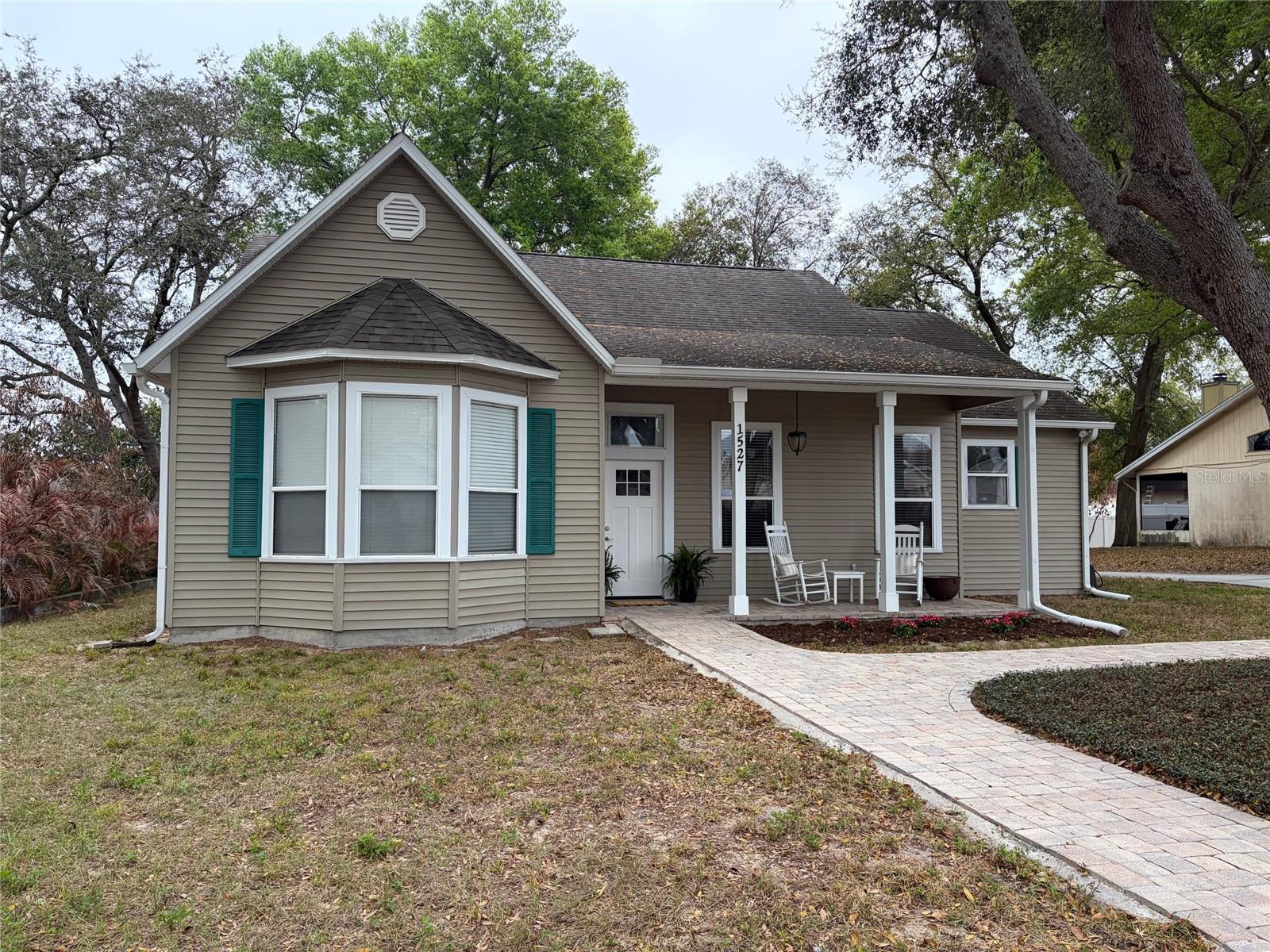 Image 3 of 52 For 1527 Dess Drive