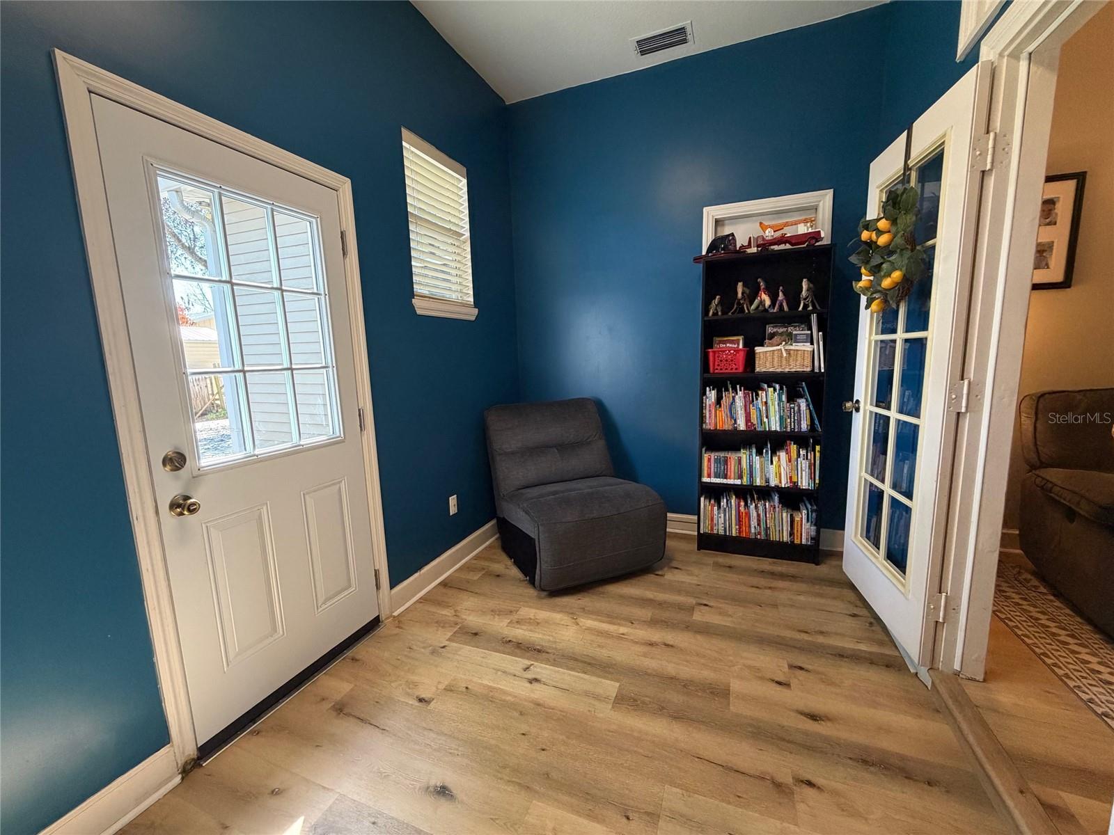 Image 31 of 52 For 1527 Dess Drive