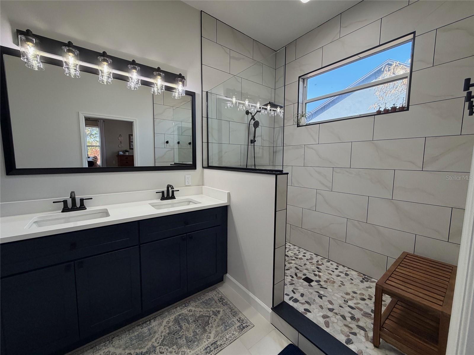 Image 41 of 52 For 1527 Dess Drive