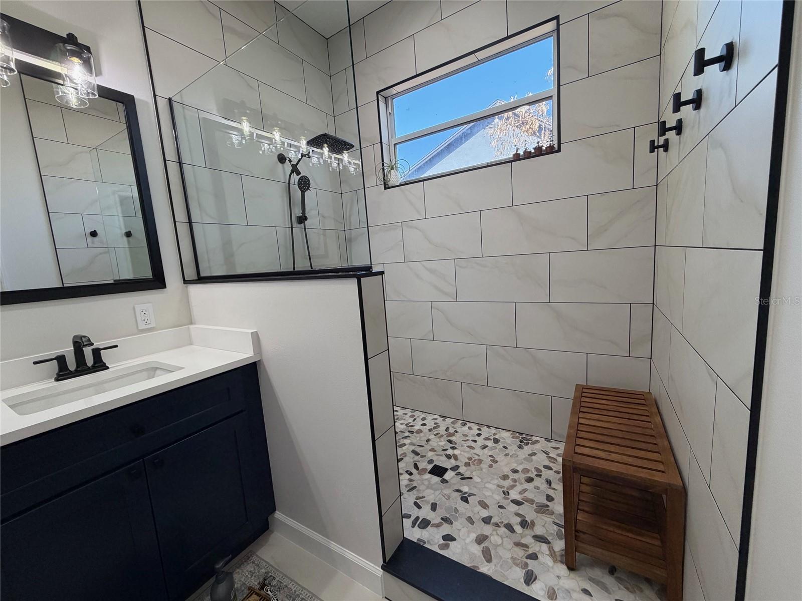 Image 43 of 52 For 1527 Dess Drive